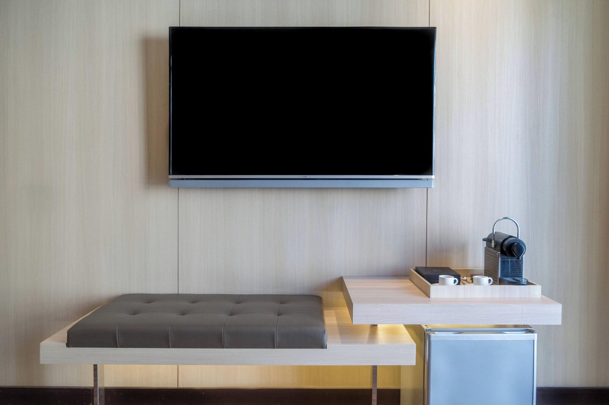 Junior Suite King Size Bed