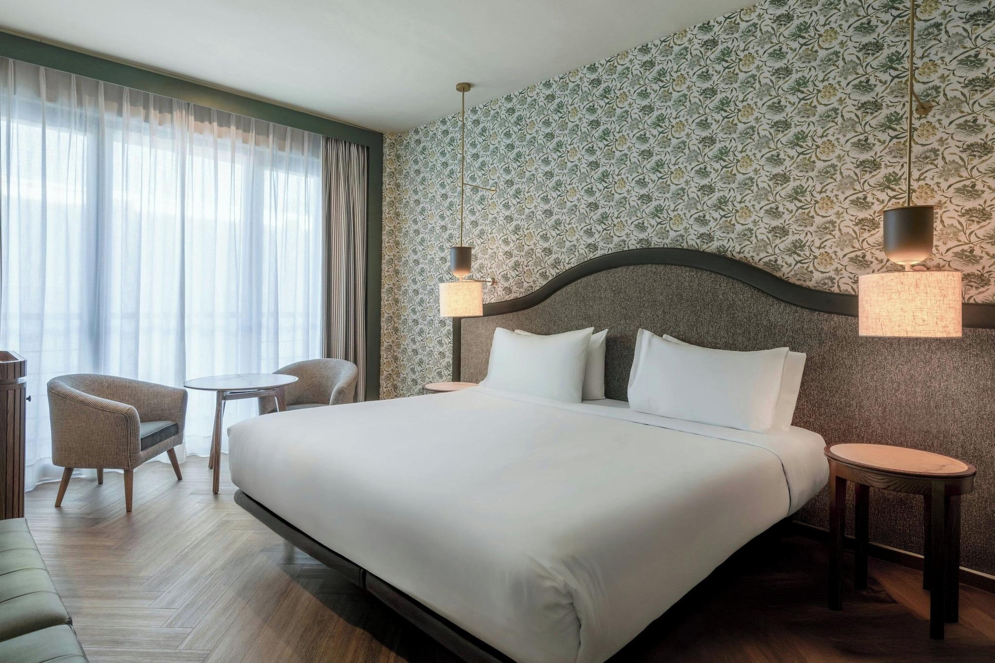 Double King Size Bed