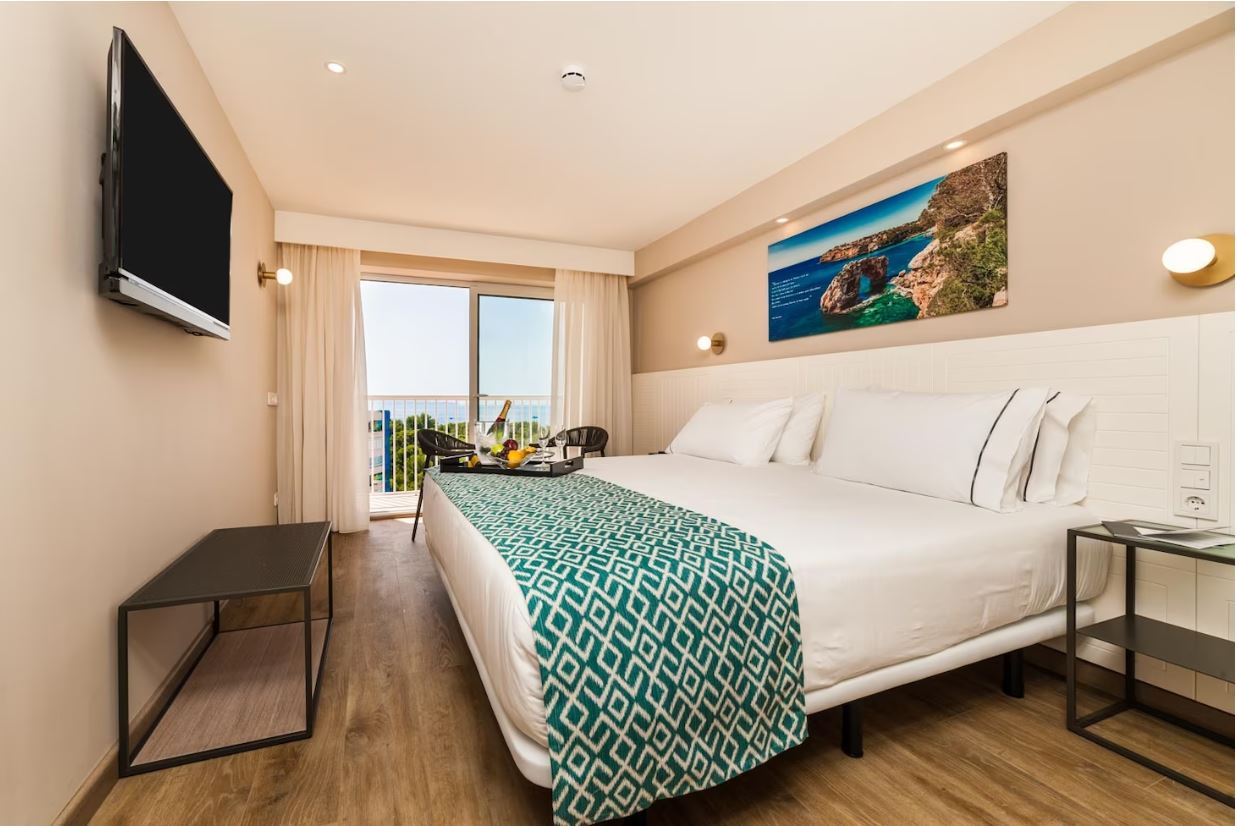 Double or Twin Sea View