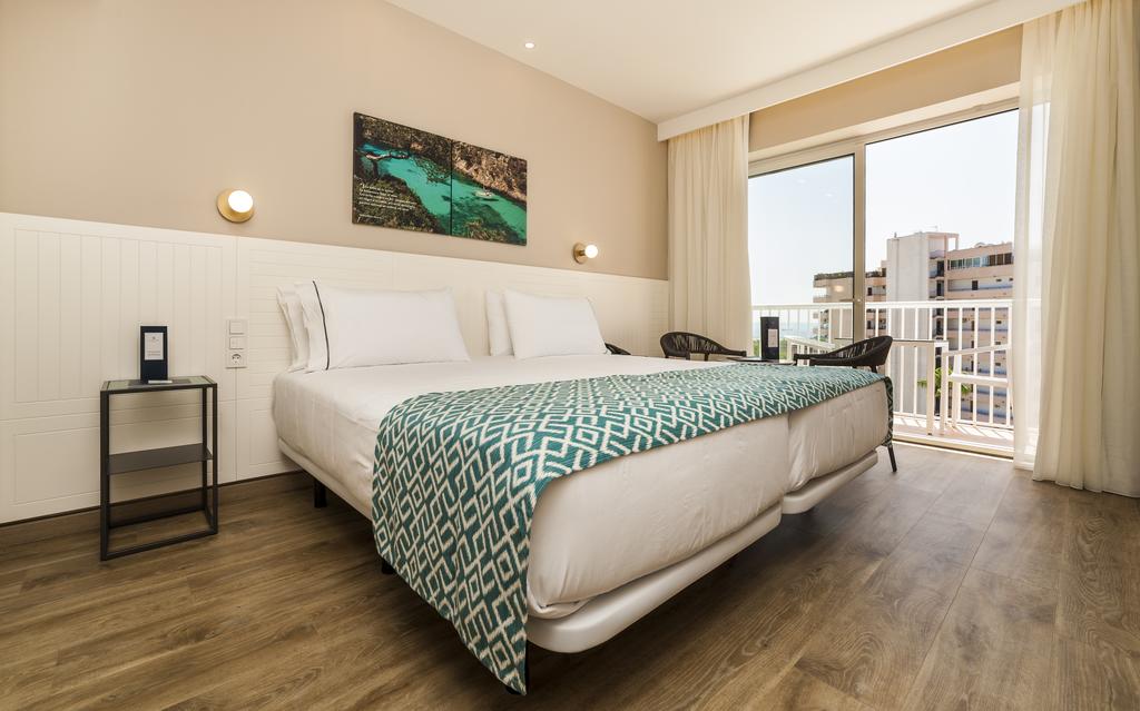 Double or Twin Sea View