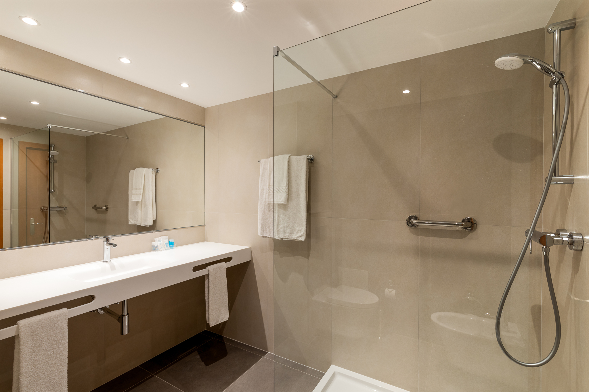 Double or Twin Superior Side Sea View