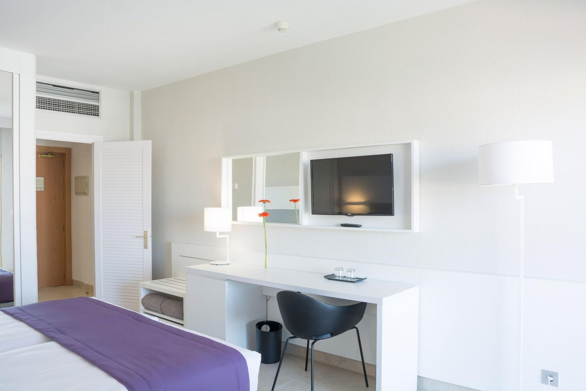 Double King Size Bed