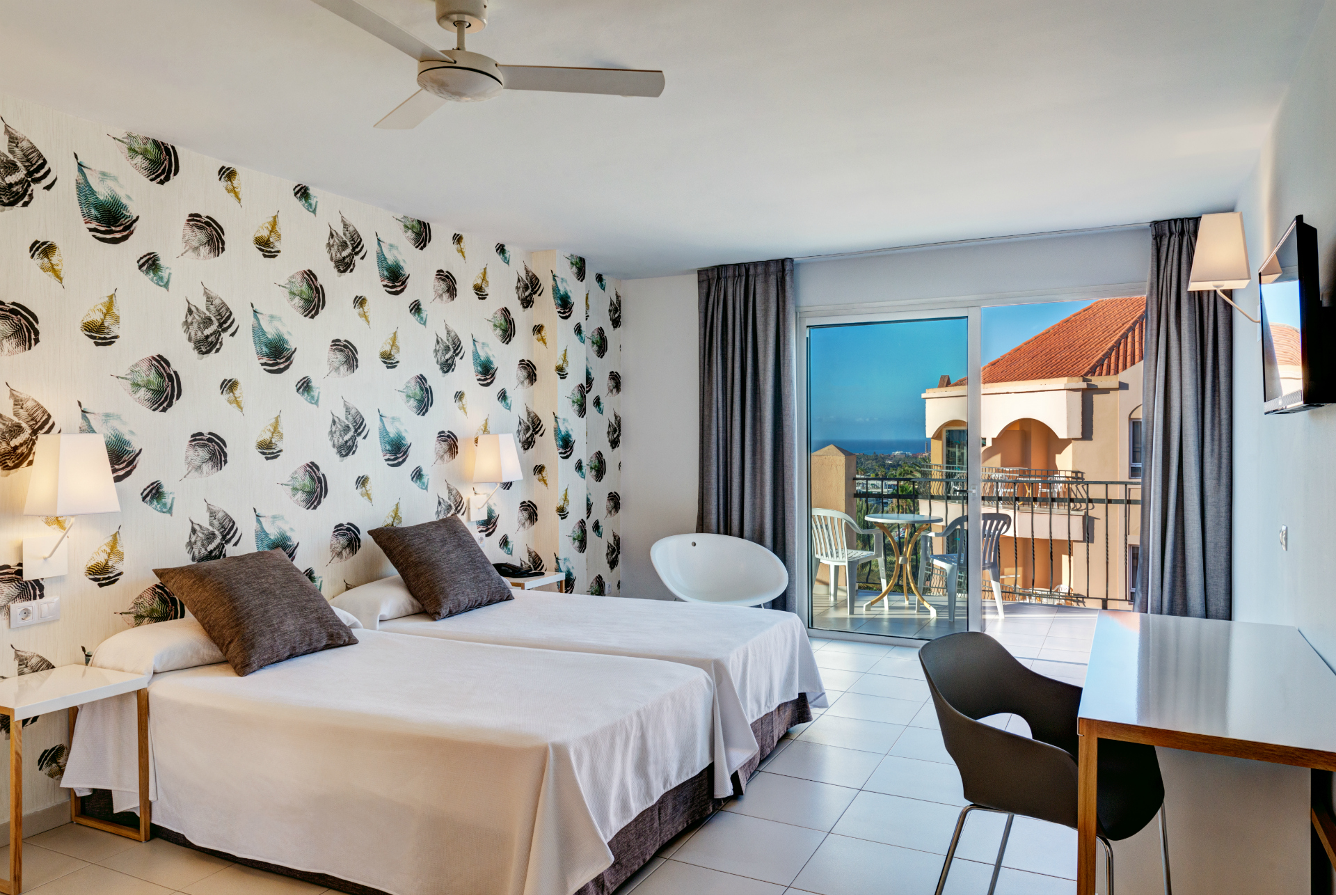 Double Single Pool View