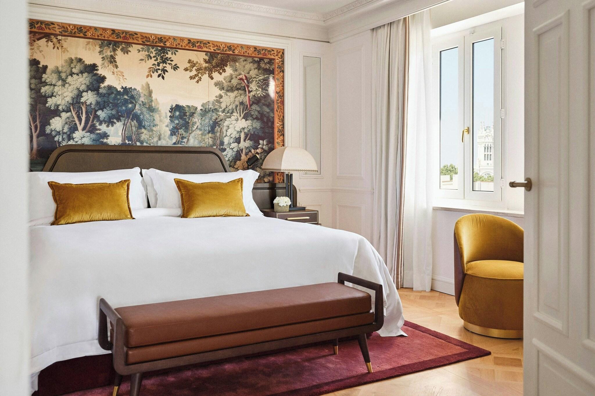 Suite King Size Bed