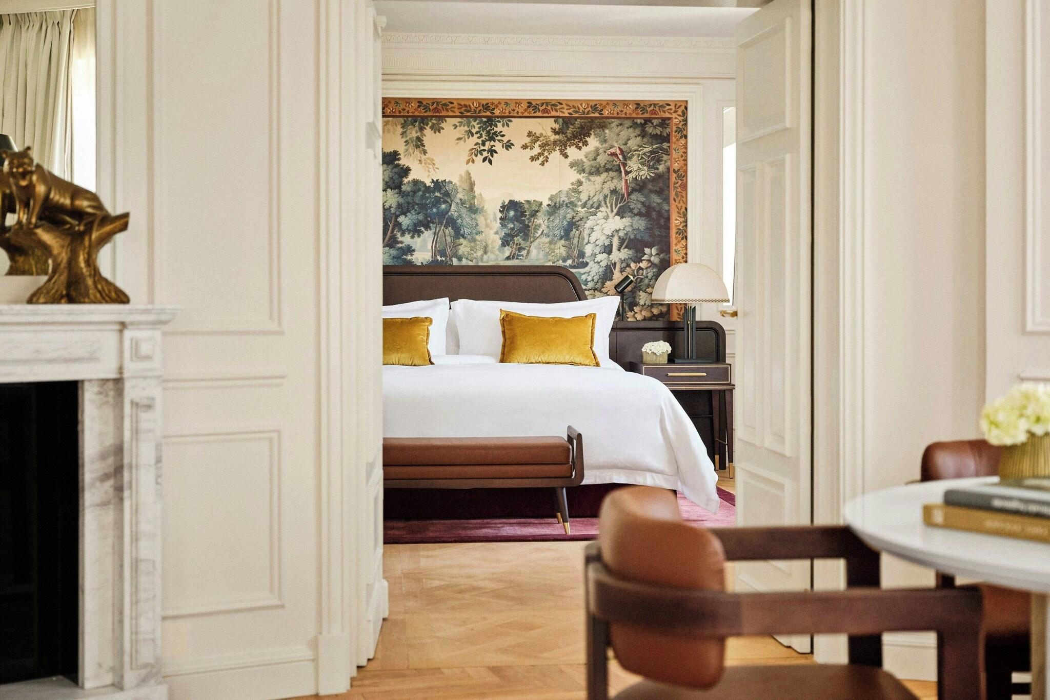 Suite King Size Bed
