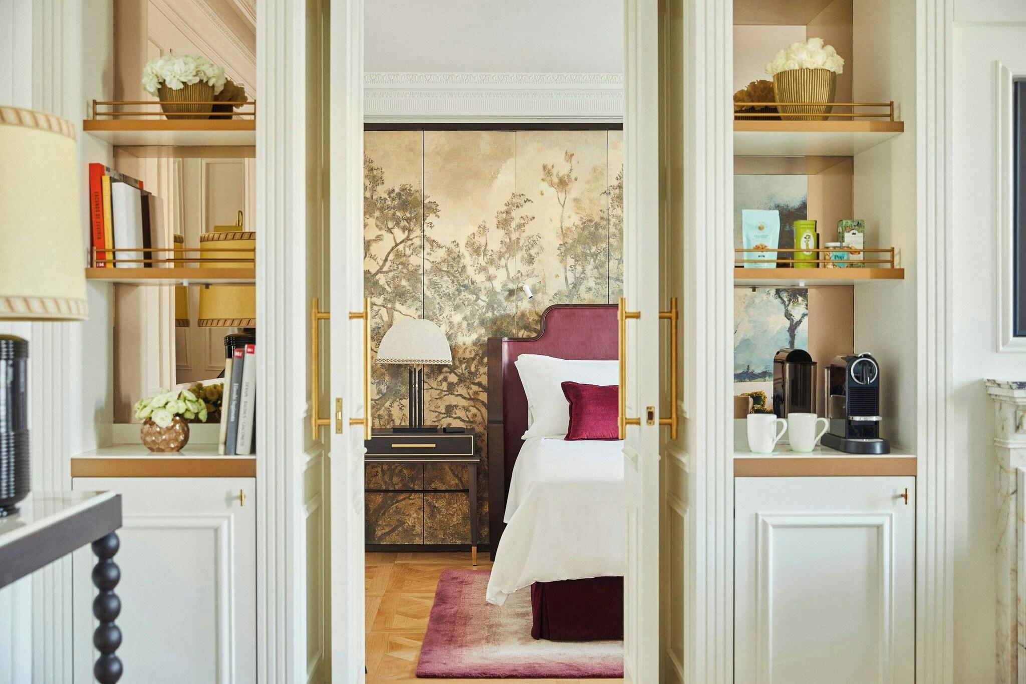 Suite King Size Bed