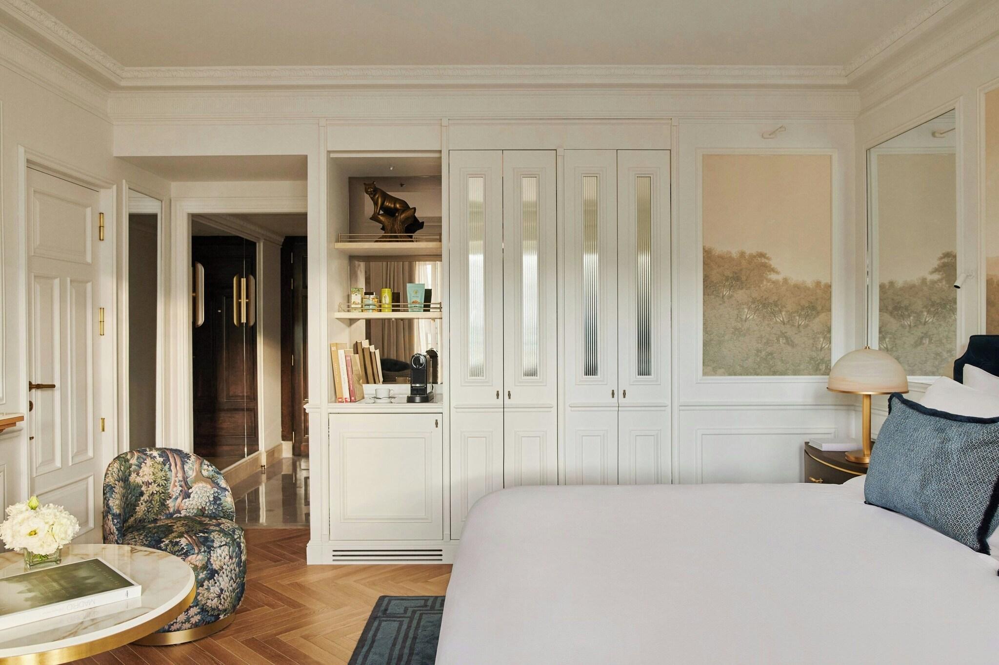 Double Deluxe King Bed