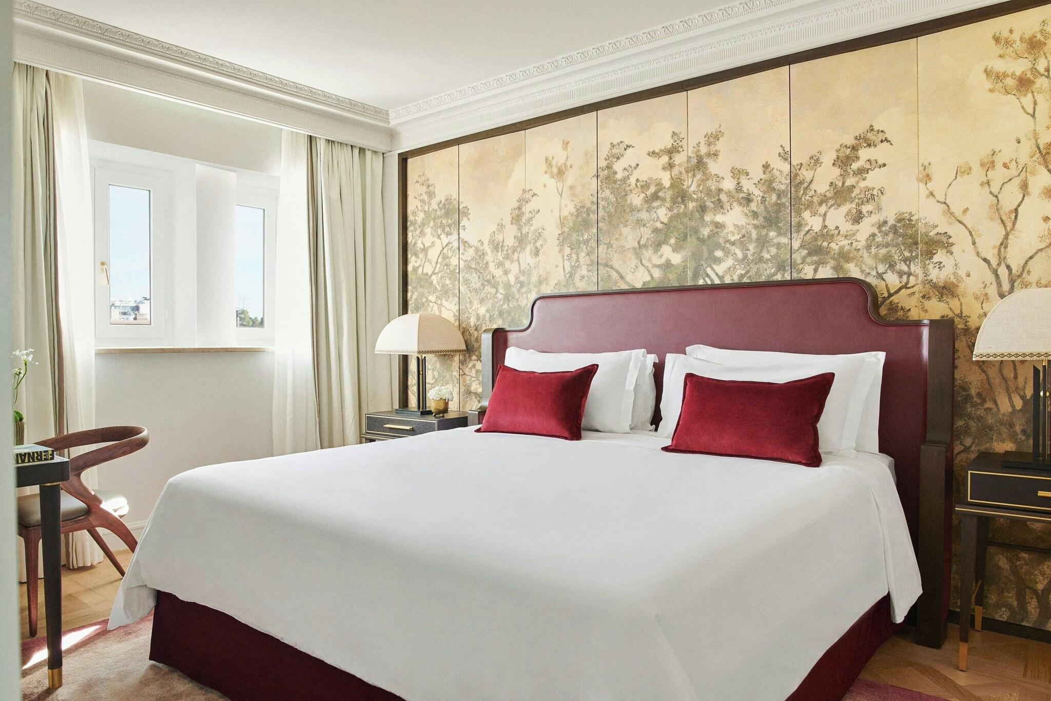Suite King Size Bed