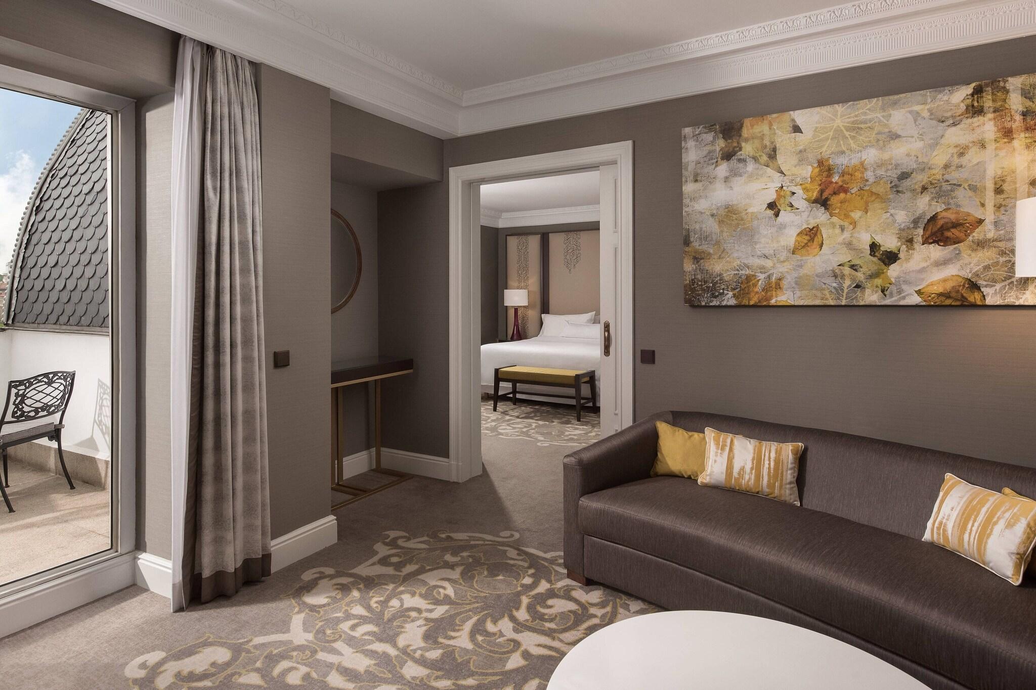 Junior Suite King Bed One Bedroom 