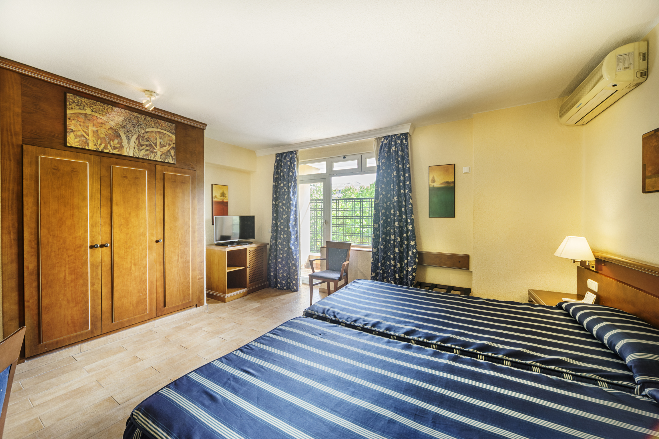 Double or Twin Standard