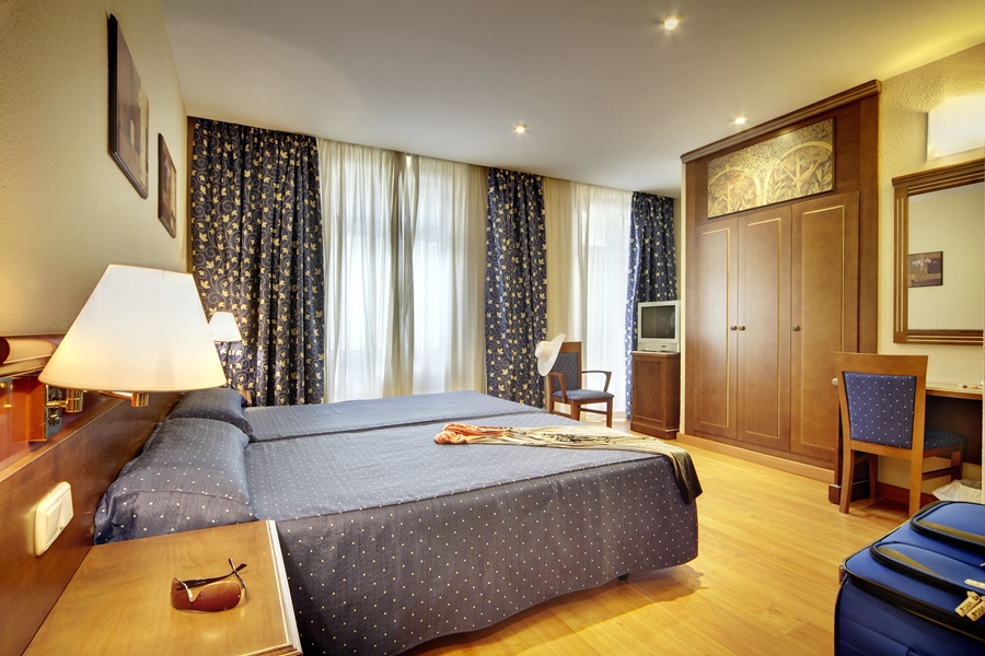 Double or Twin Standard