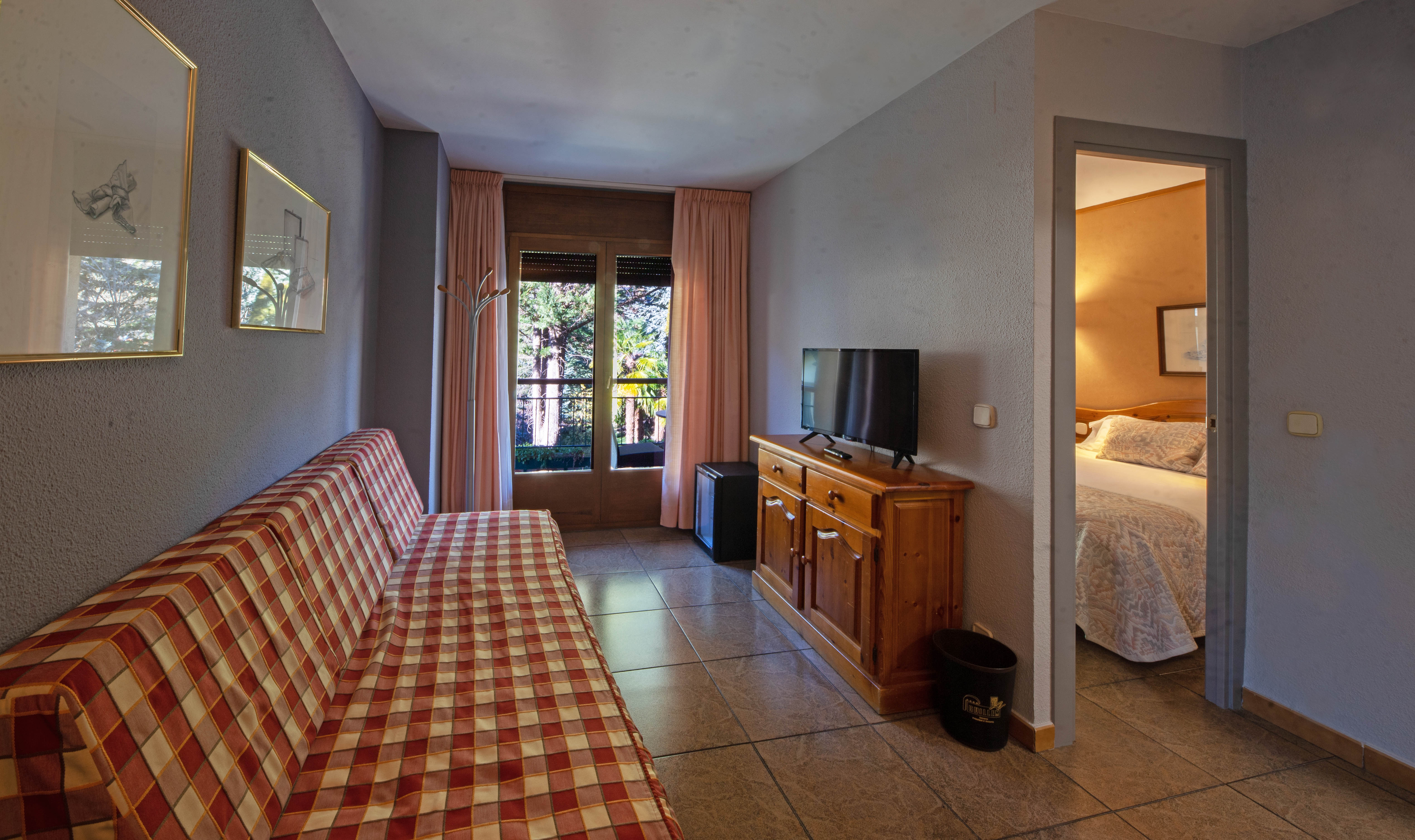 Family Room Capacity 1