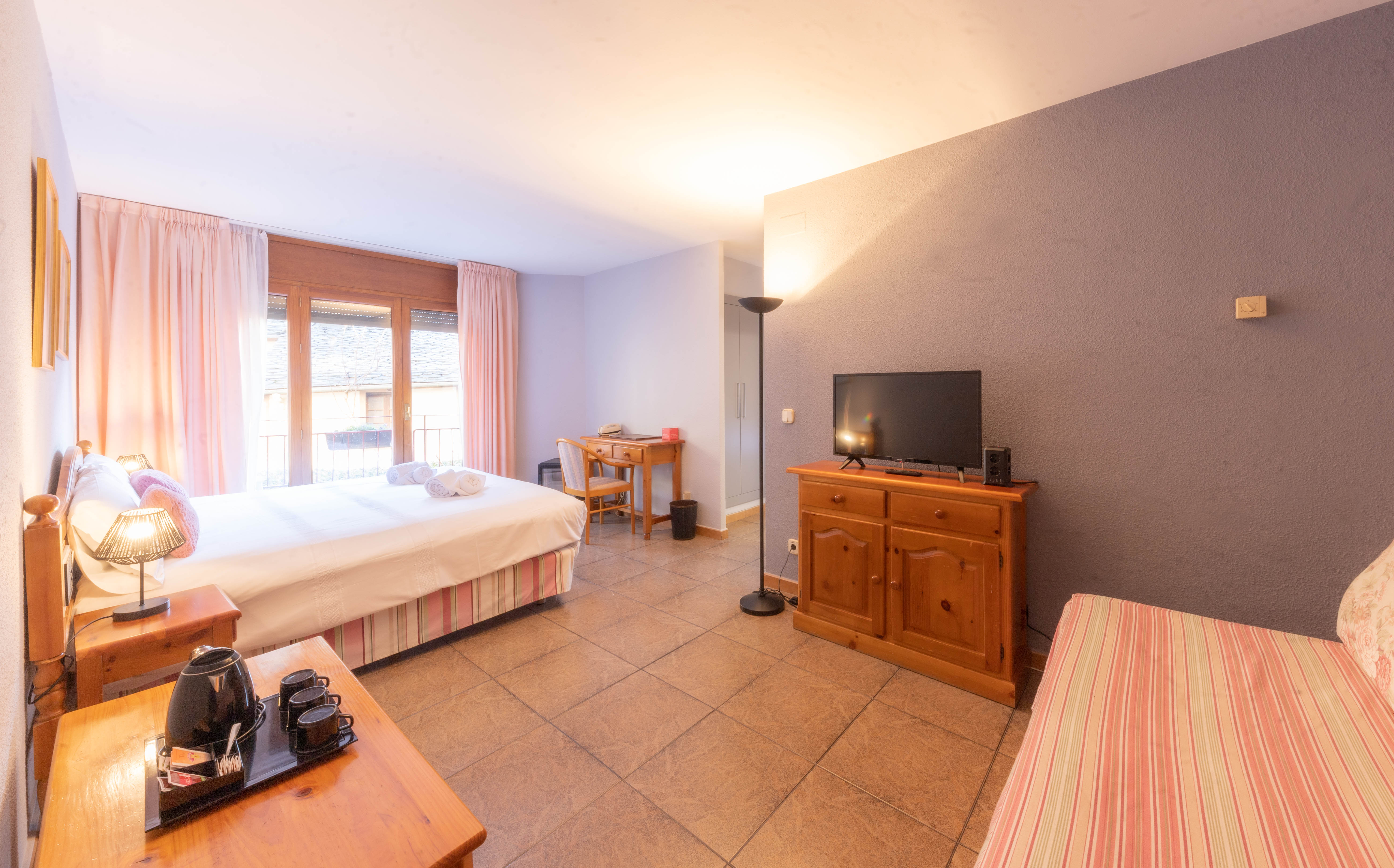 Family Room Capacity 5