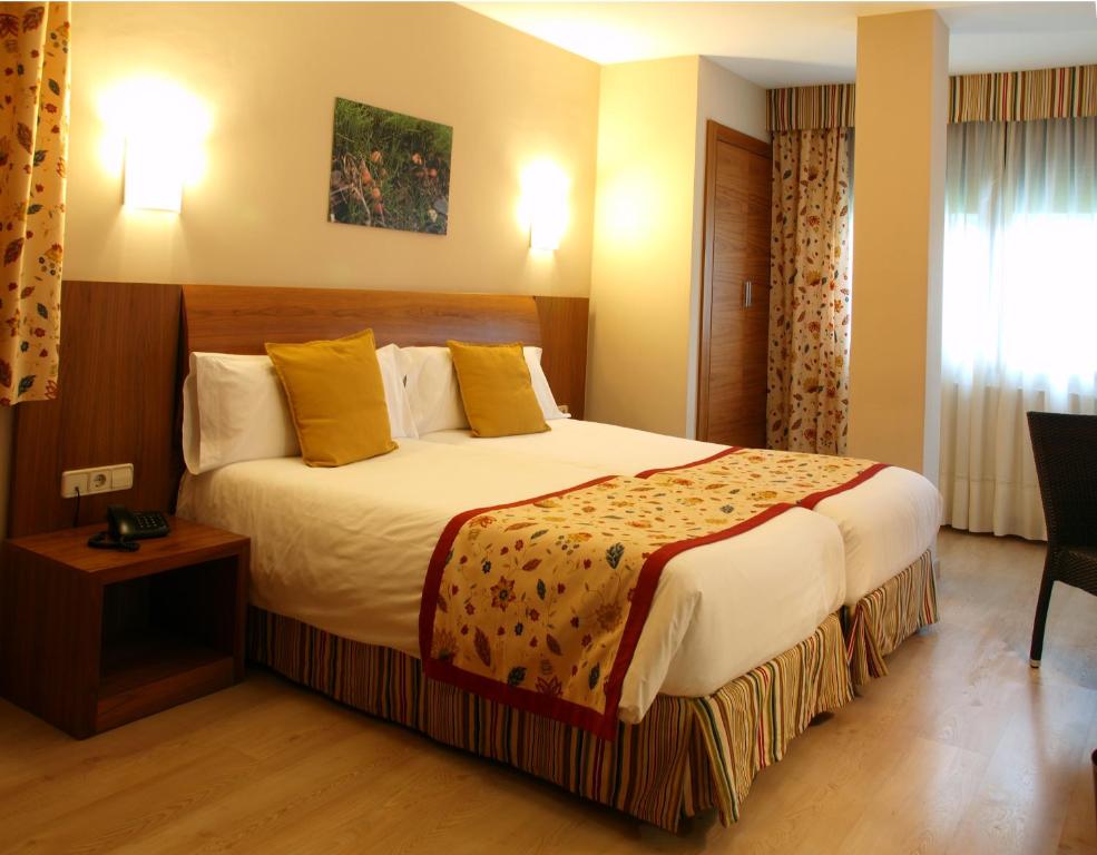 Double Three Bedrooms One Bathroom