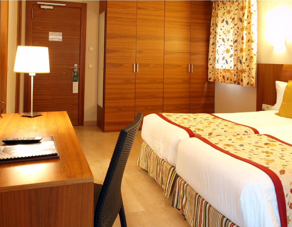 Double Three Bedrooms One Bathroom