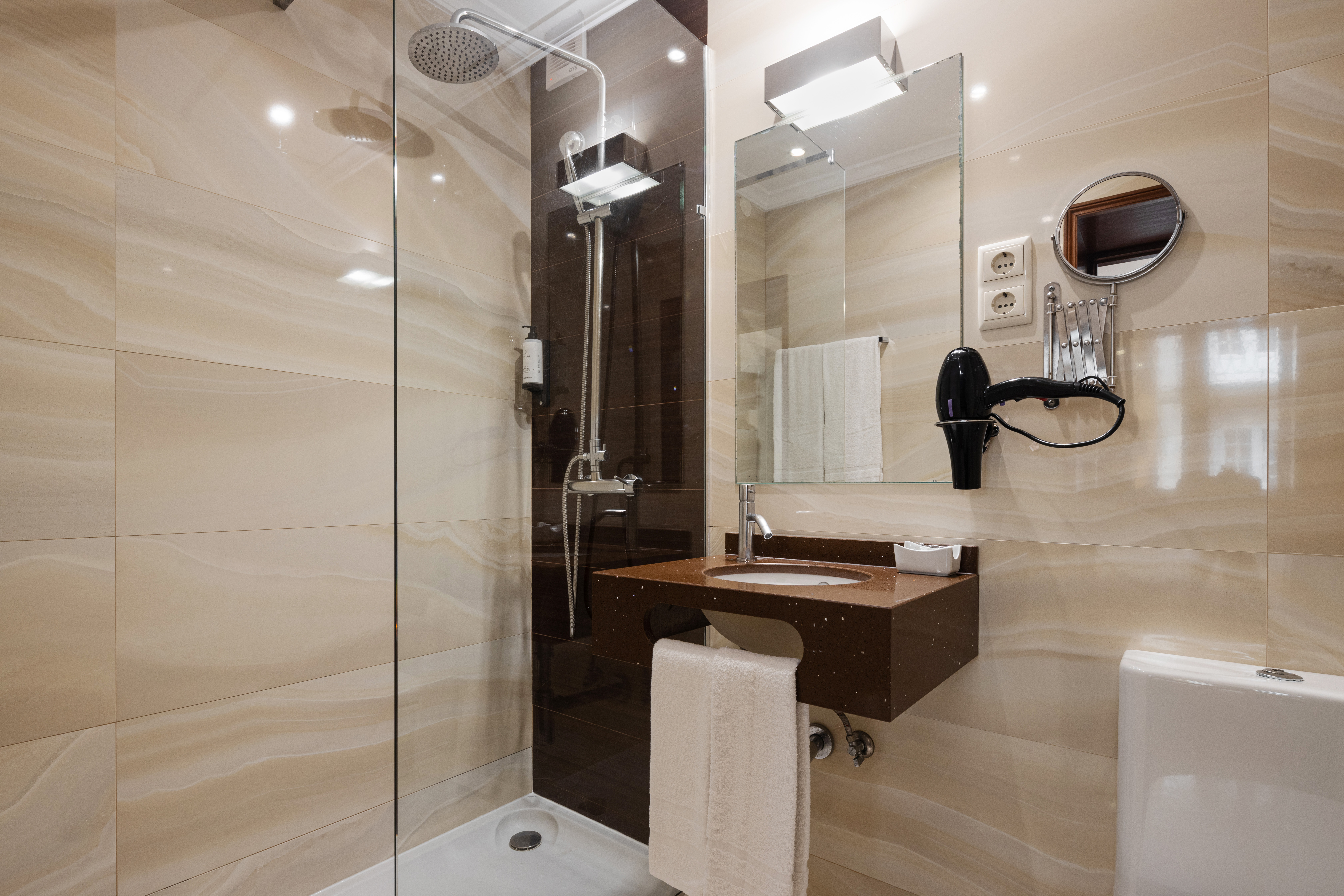 Double or Twin Standard