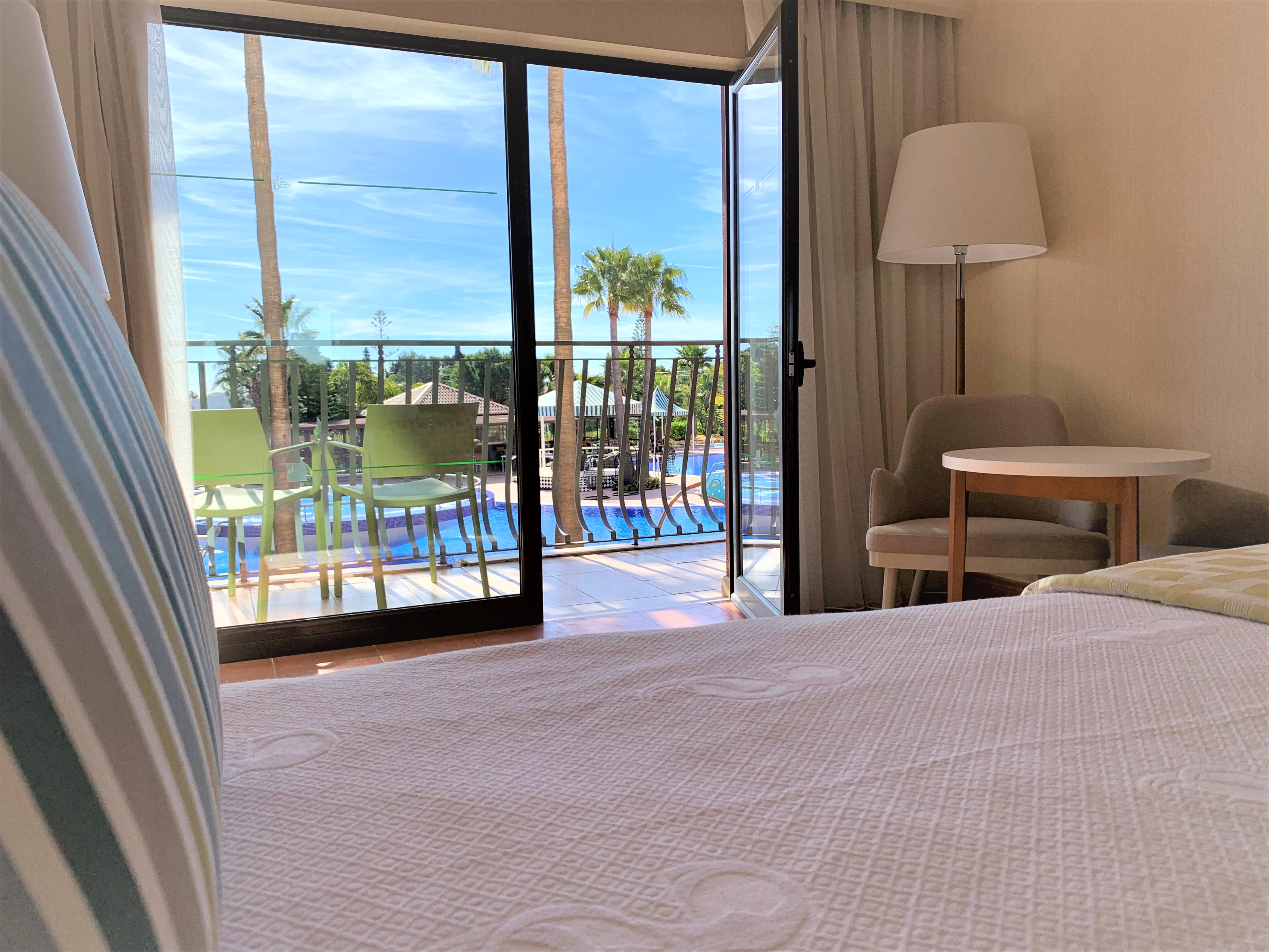 Twin Deluxe Pool View