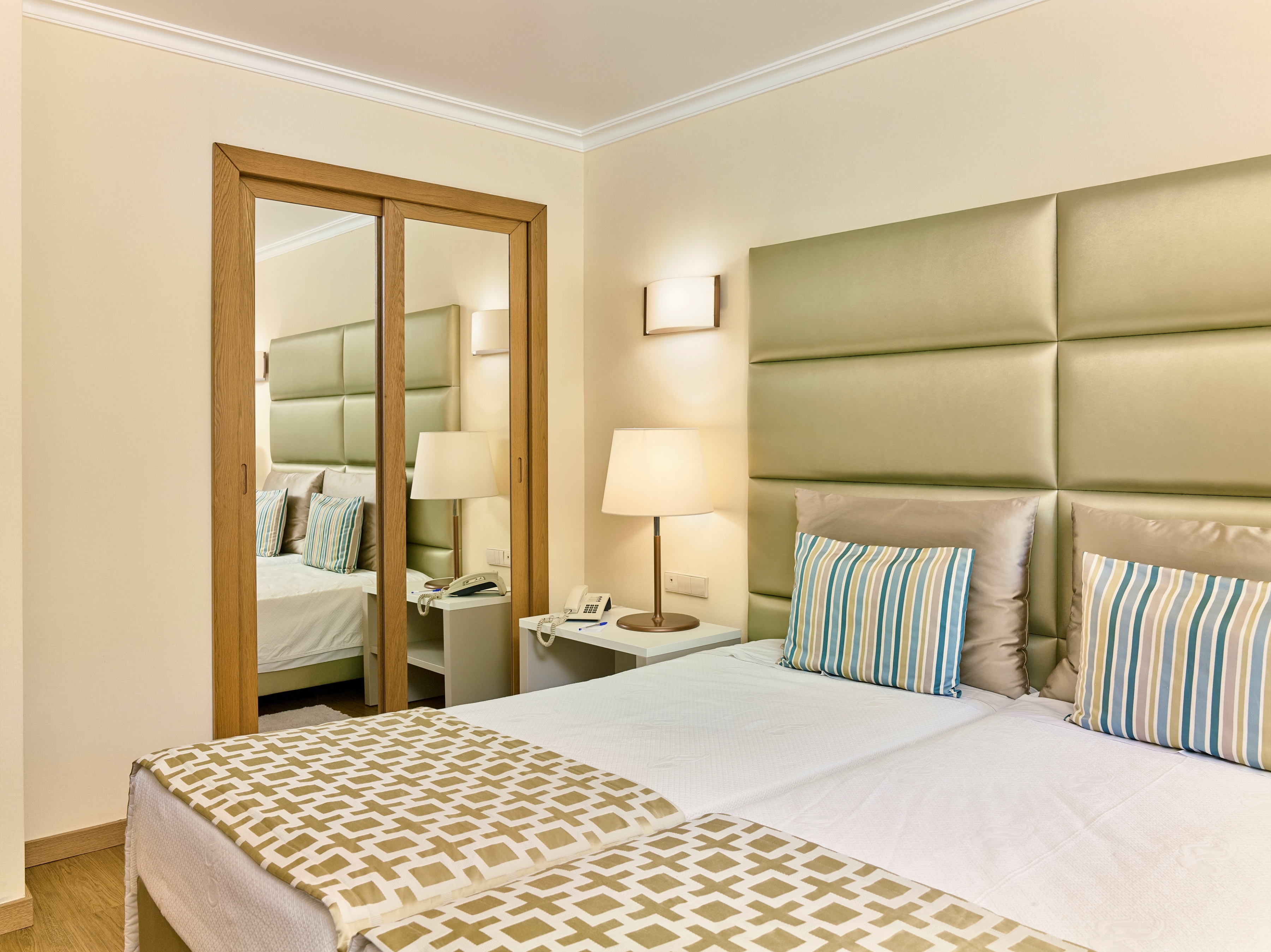 Twin Deluxe Land View