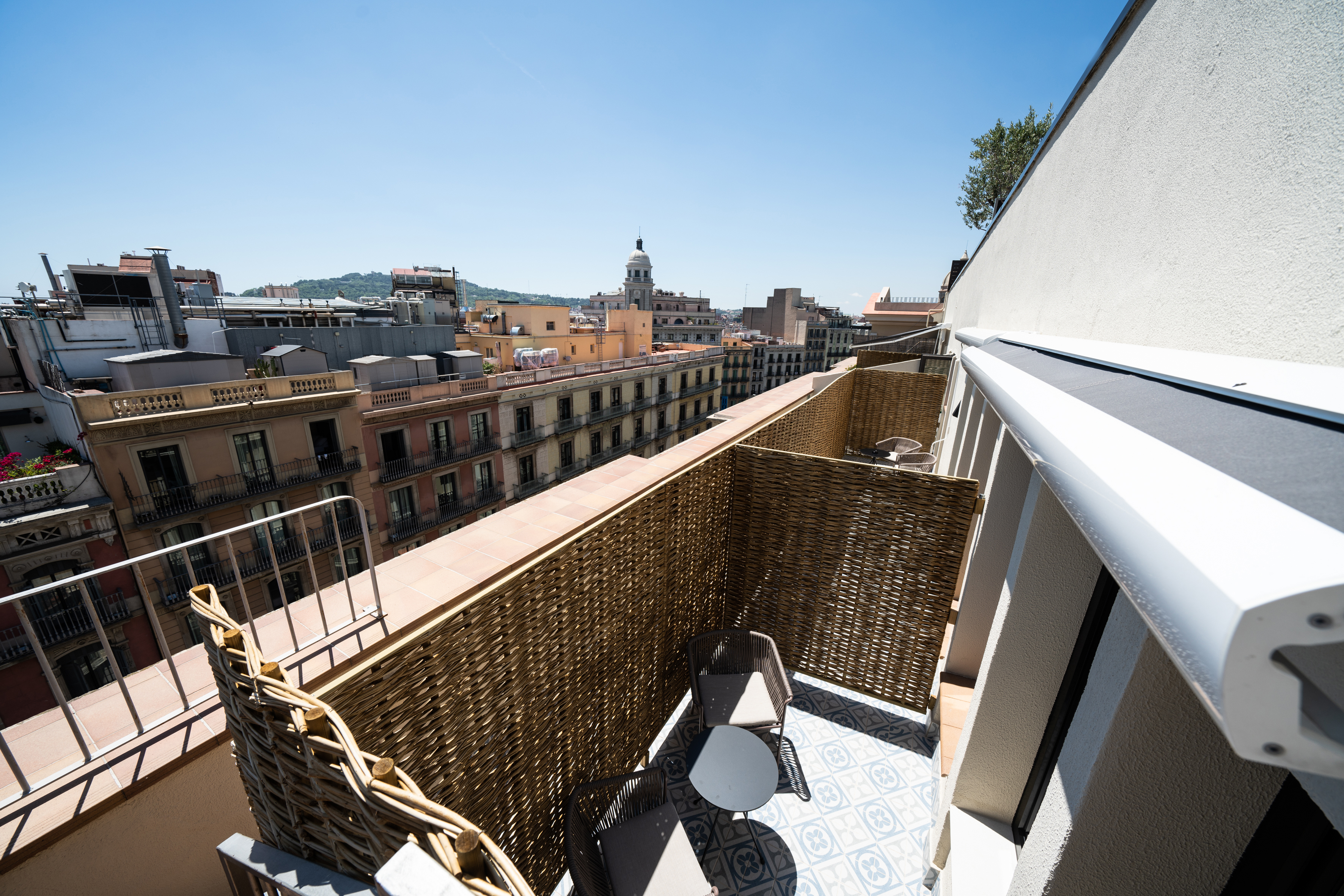 Double Single Executive