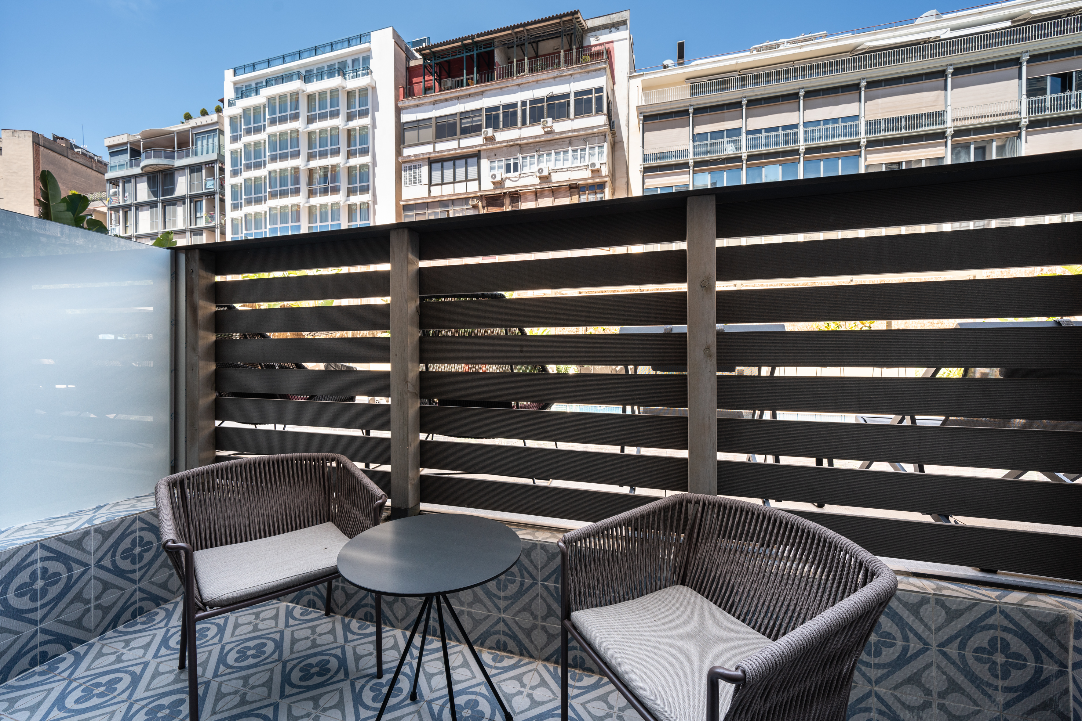 Double Single Executive