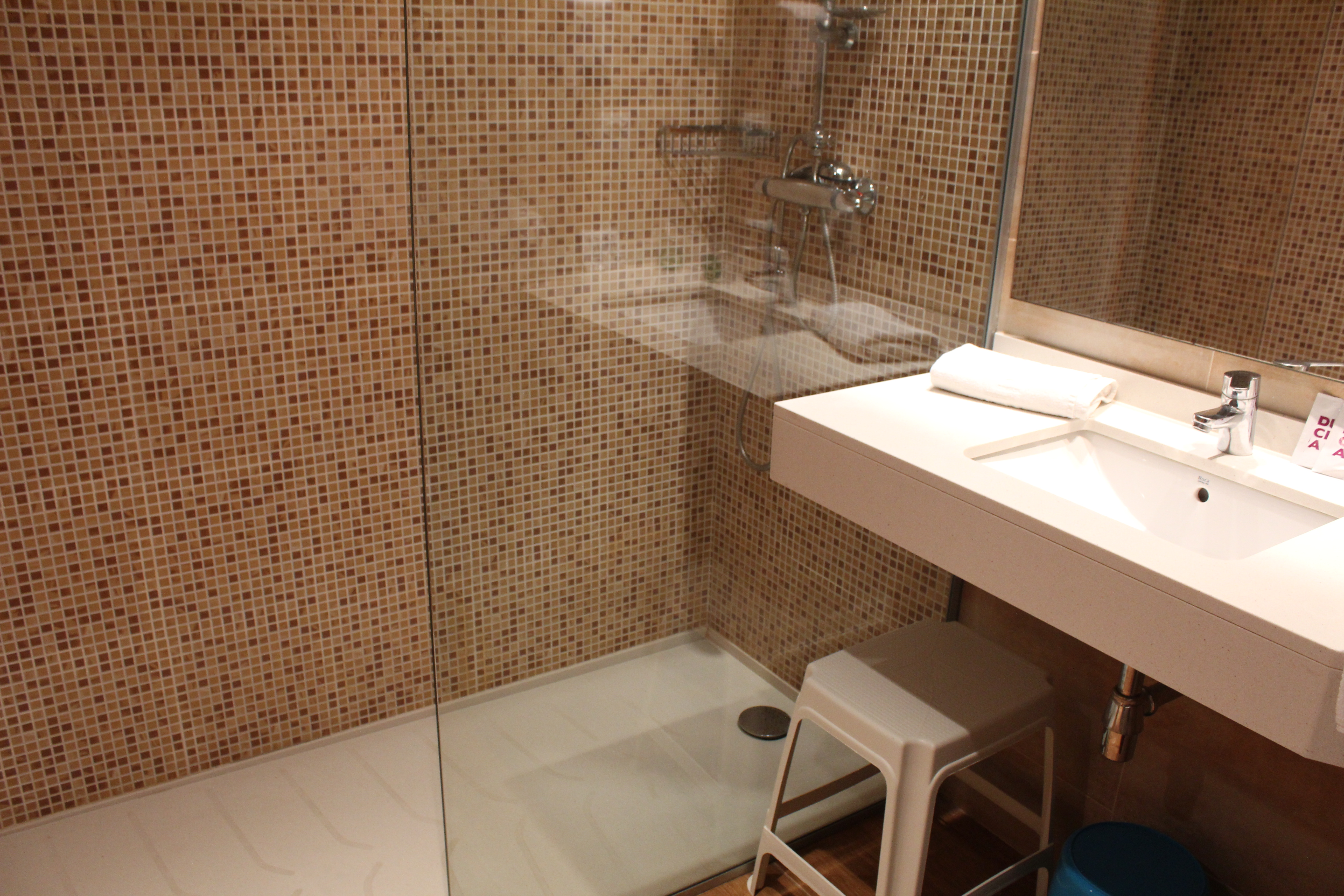 Double or Twin Capacity 4