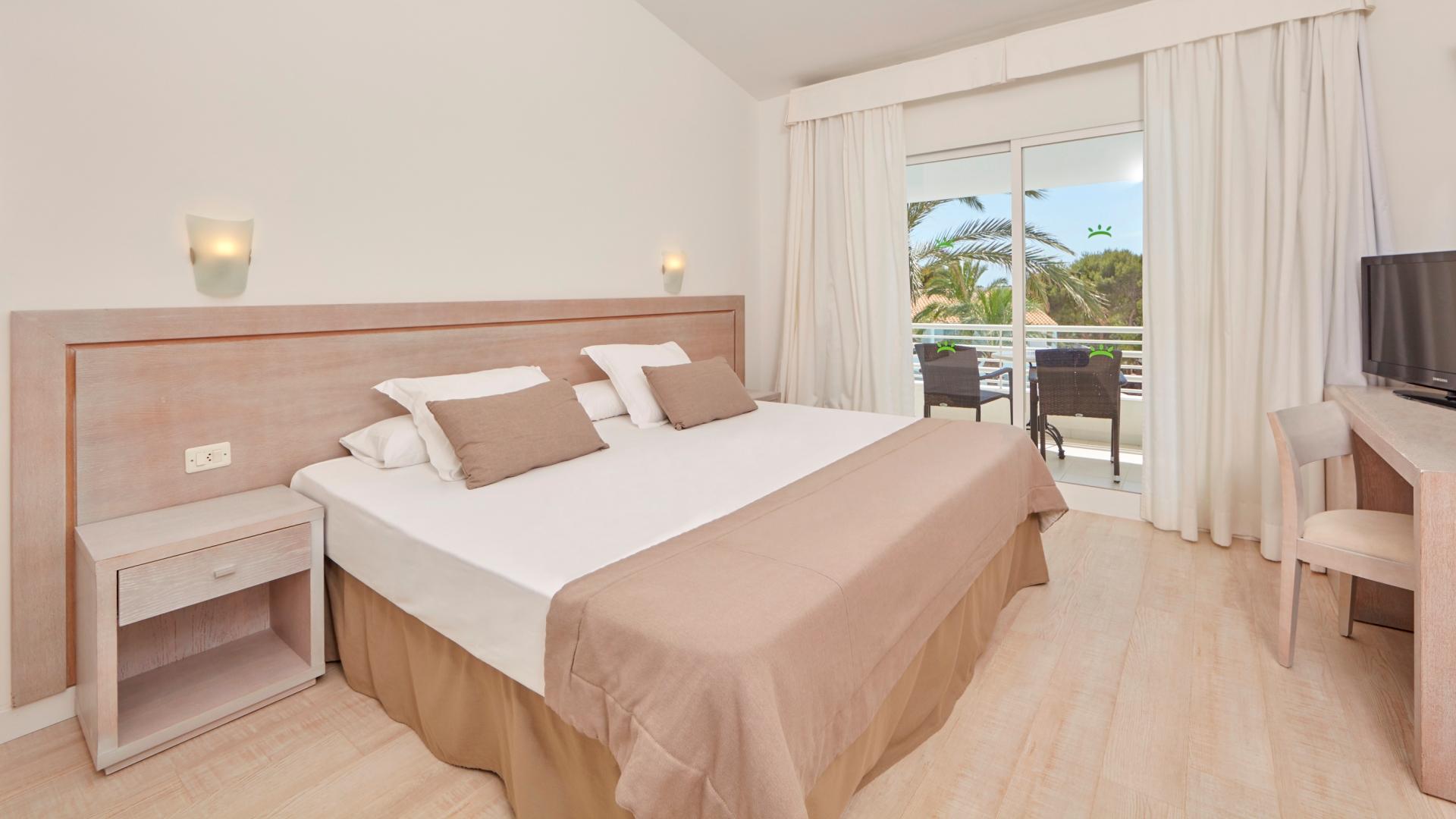 Double or Twin Standard