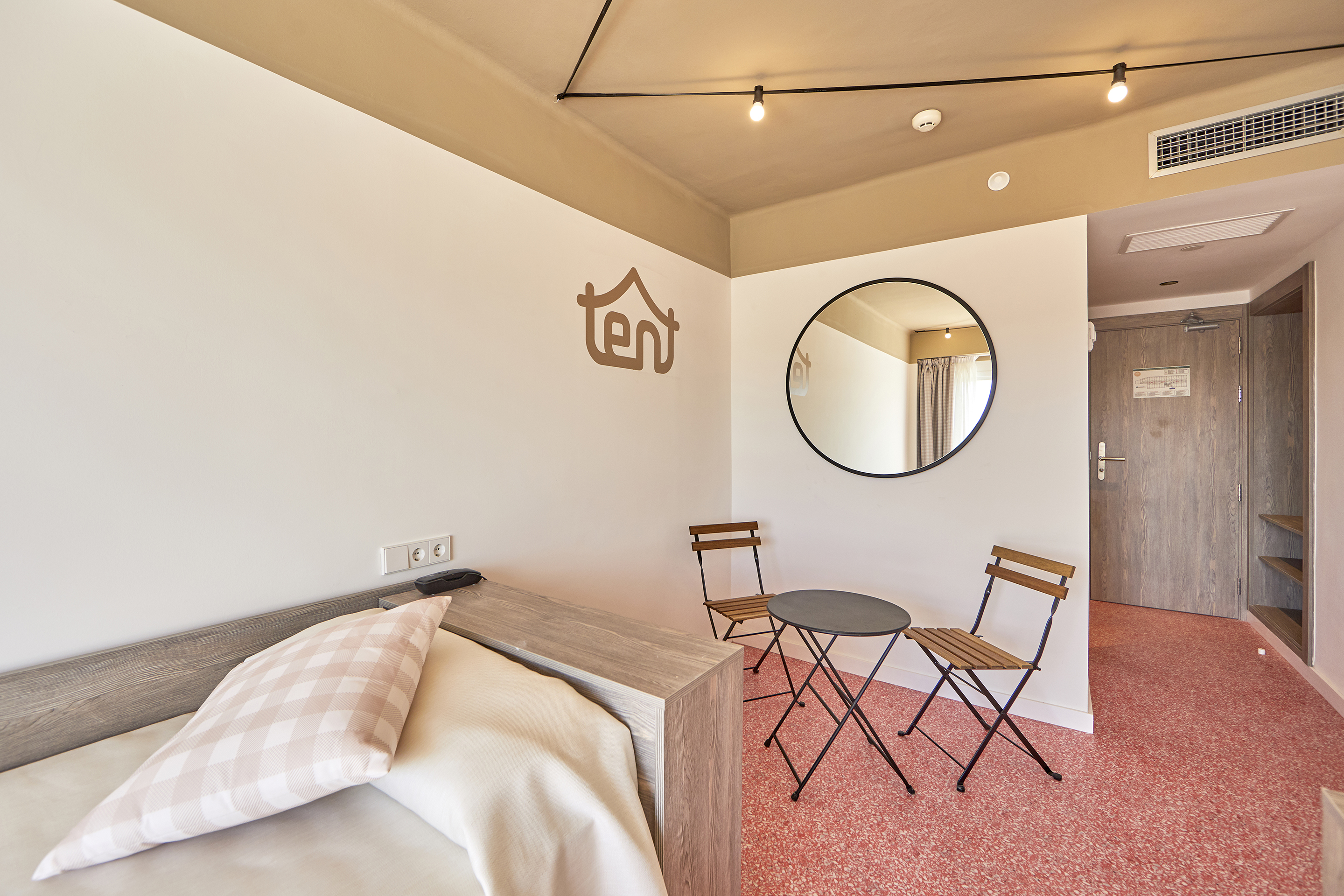 Double or Twin Standard