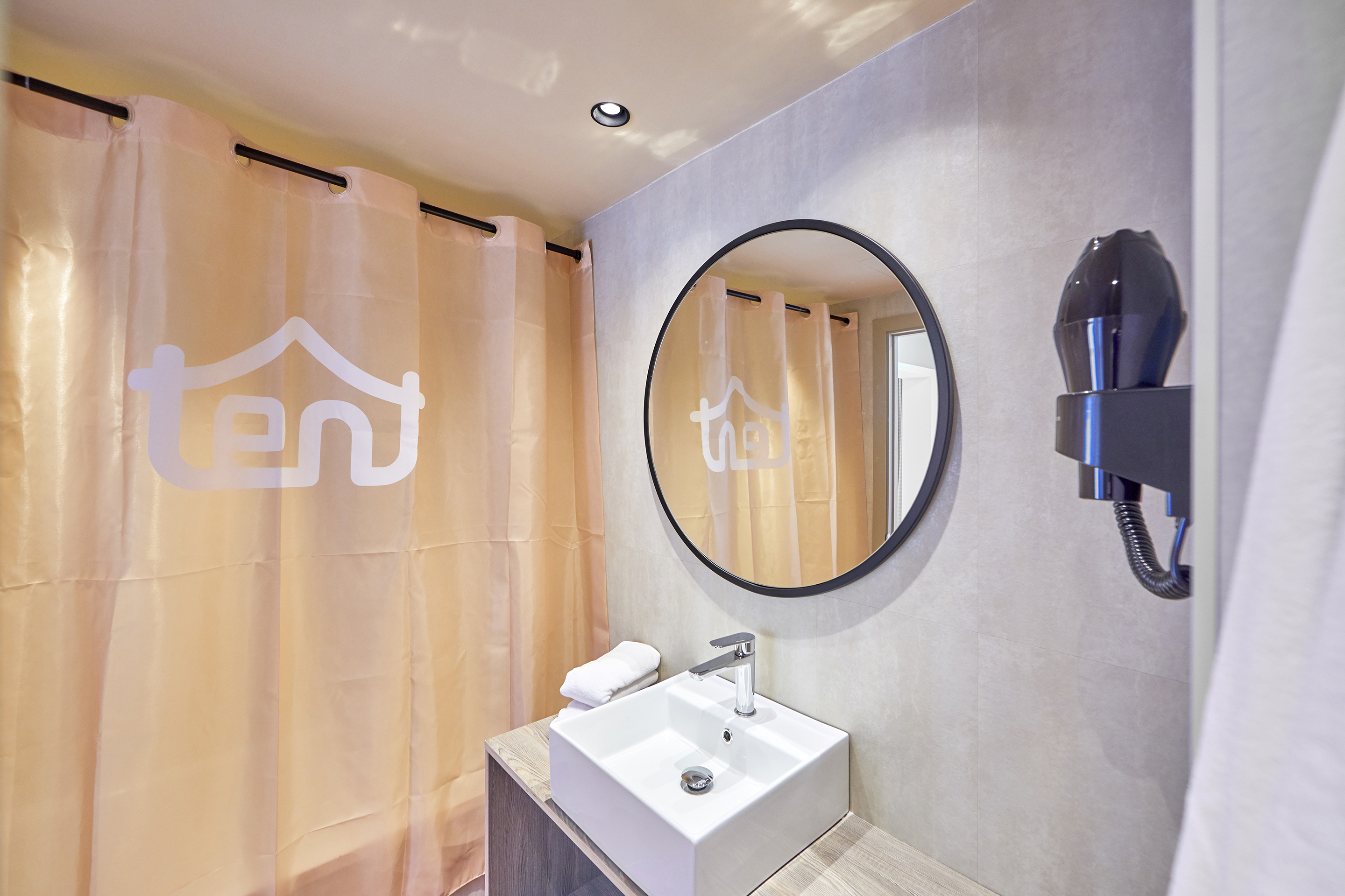 Double or Twin Standard