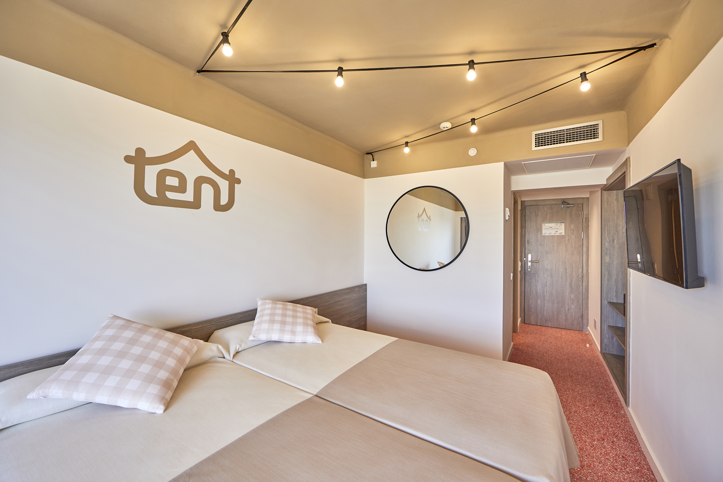 Double or Twin Standard