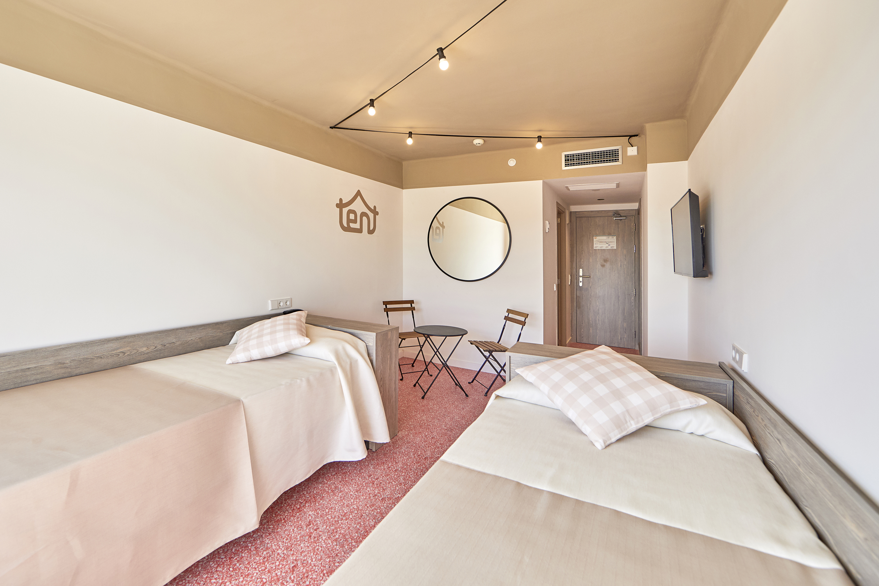 Double or Twin Standard