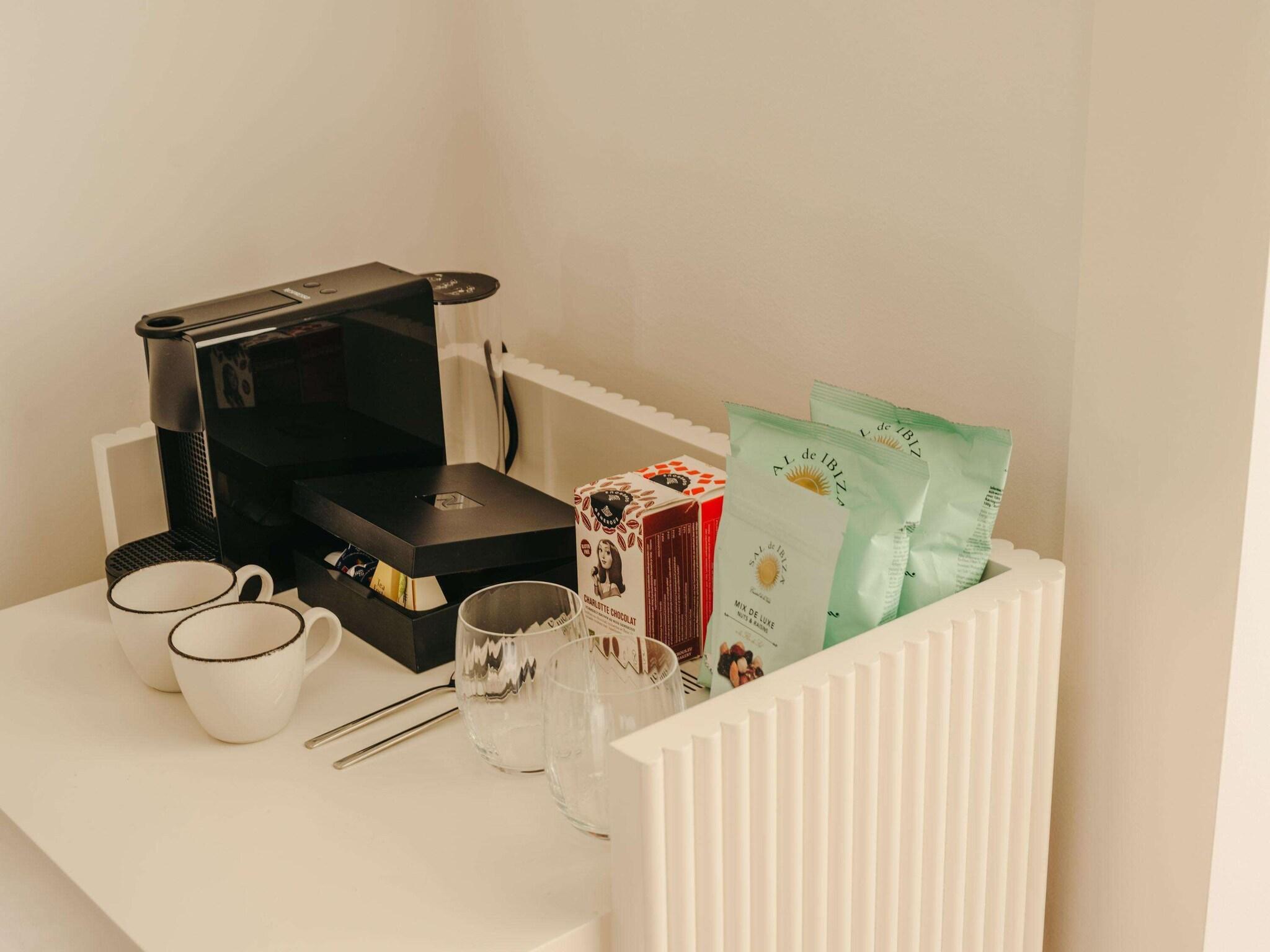 Studio King Size Bed