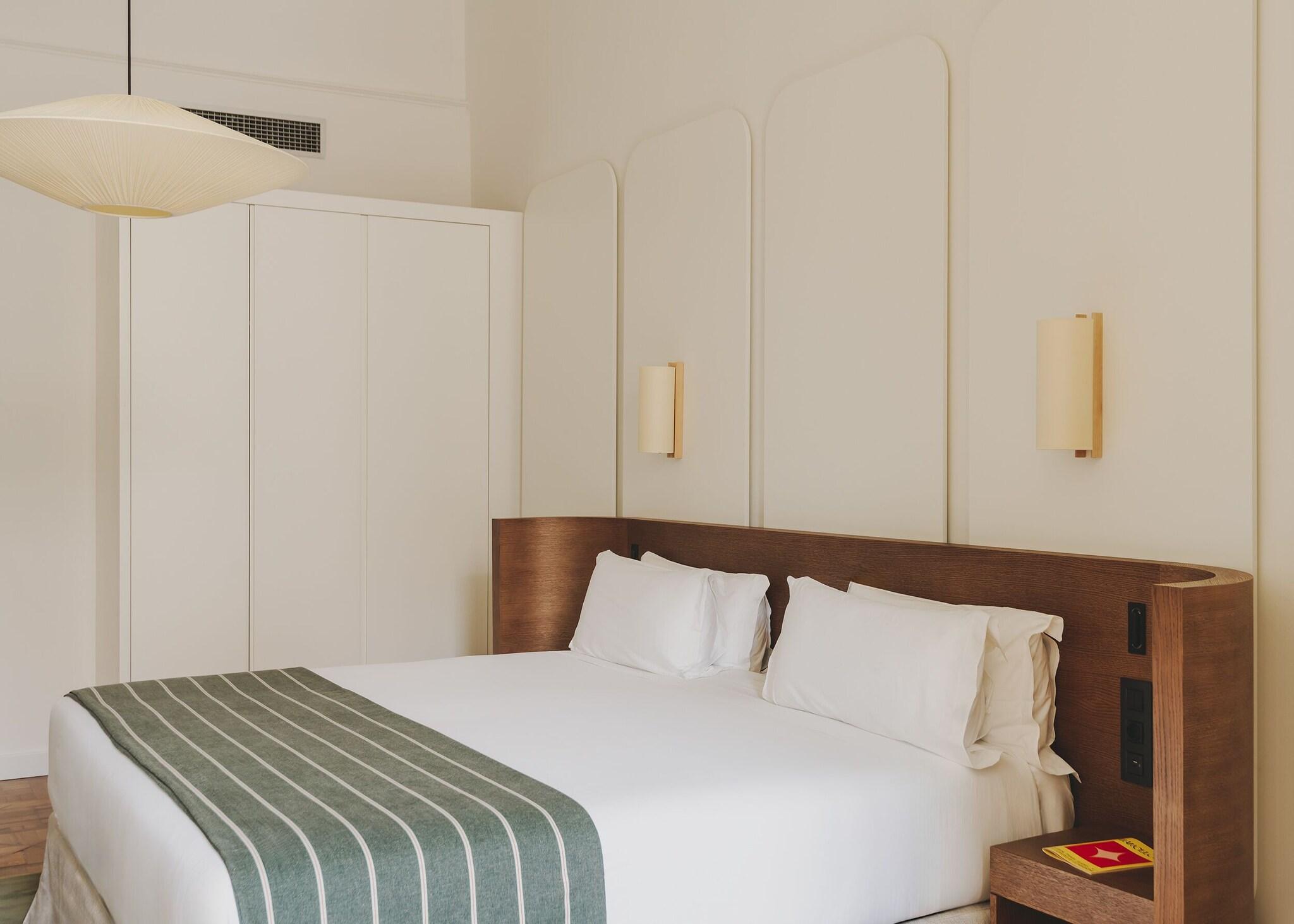 Studio King Size Bed