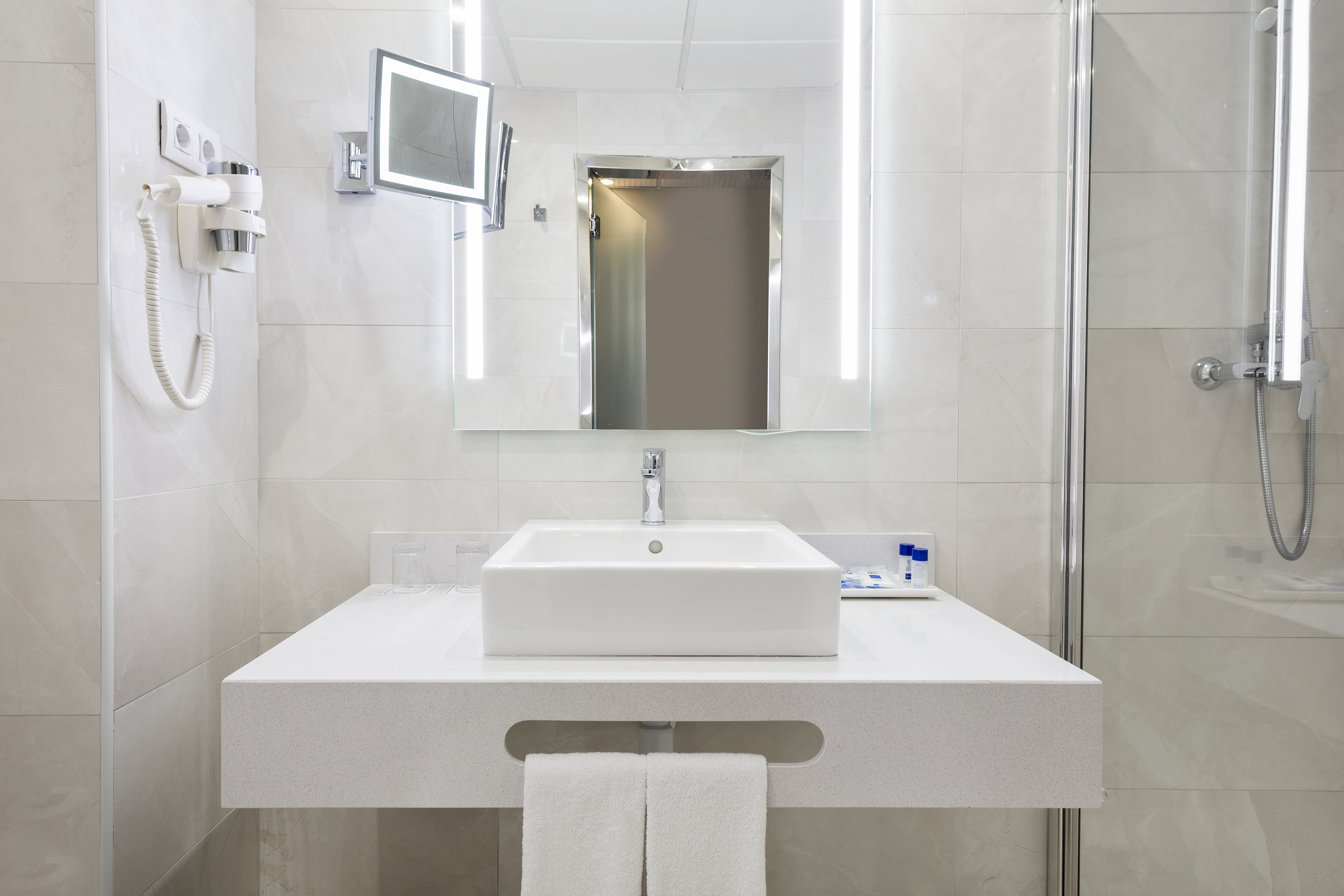 Double or Twin Deluxe Sea View