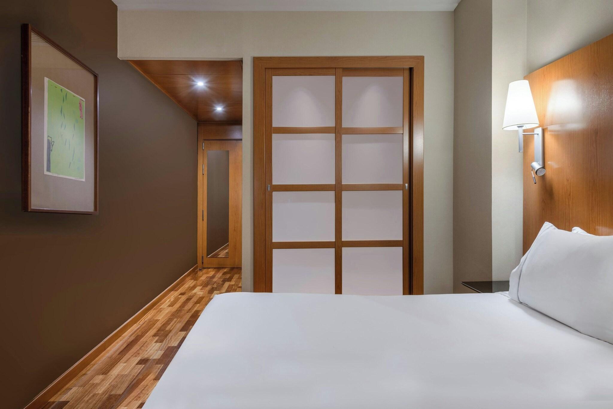 Double Queen Size Bed