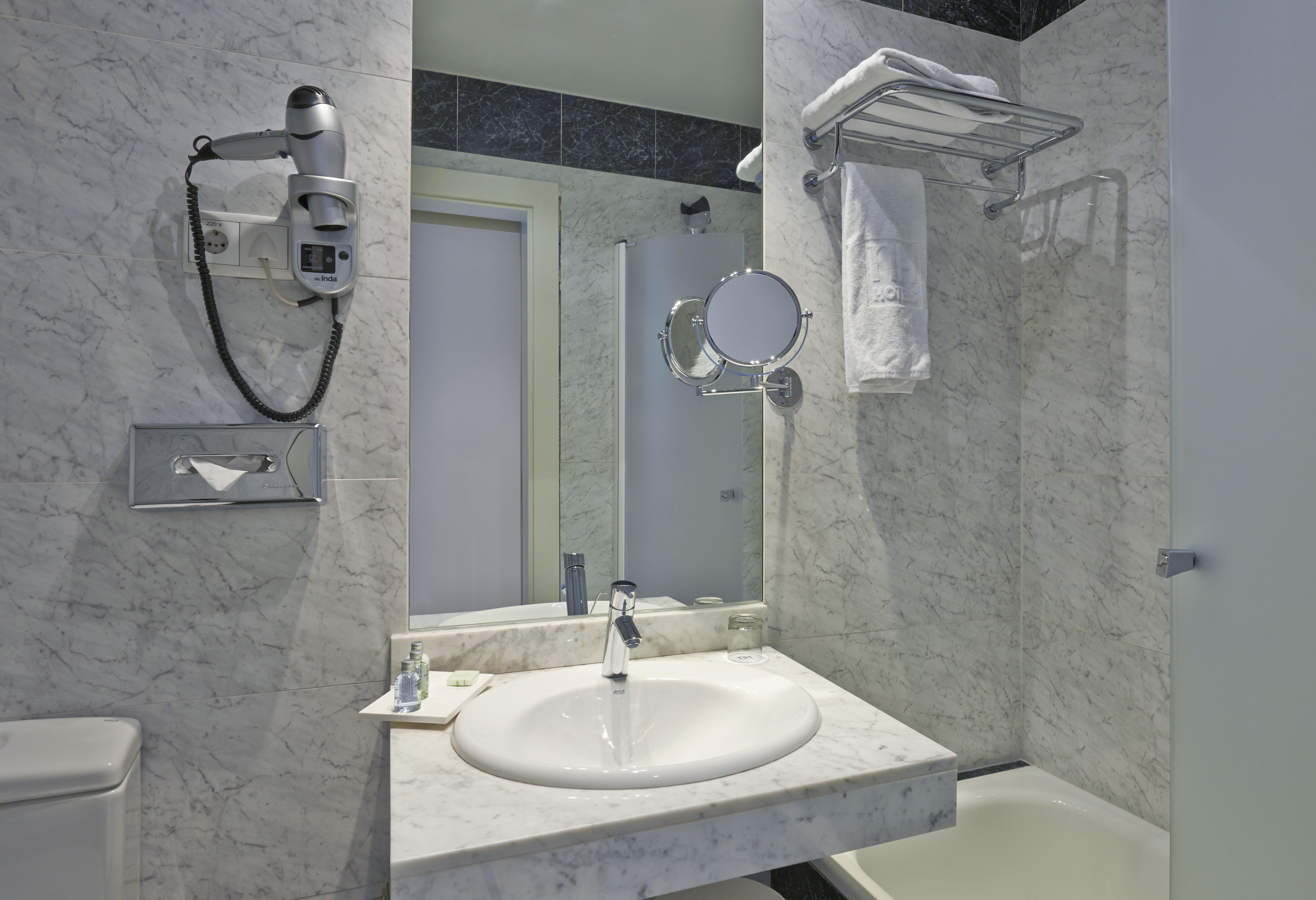 Family Room Capacity 2