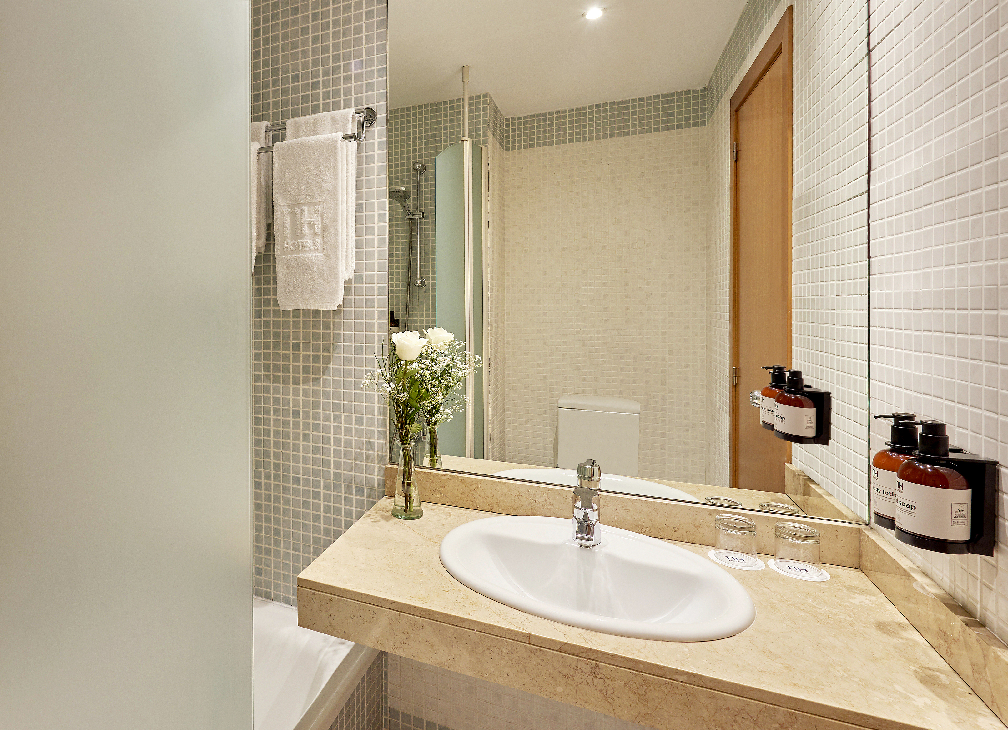 Family Room Capacity 2