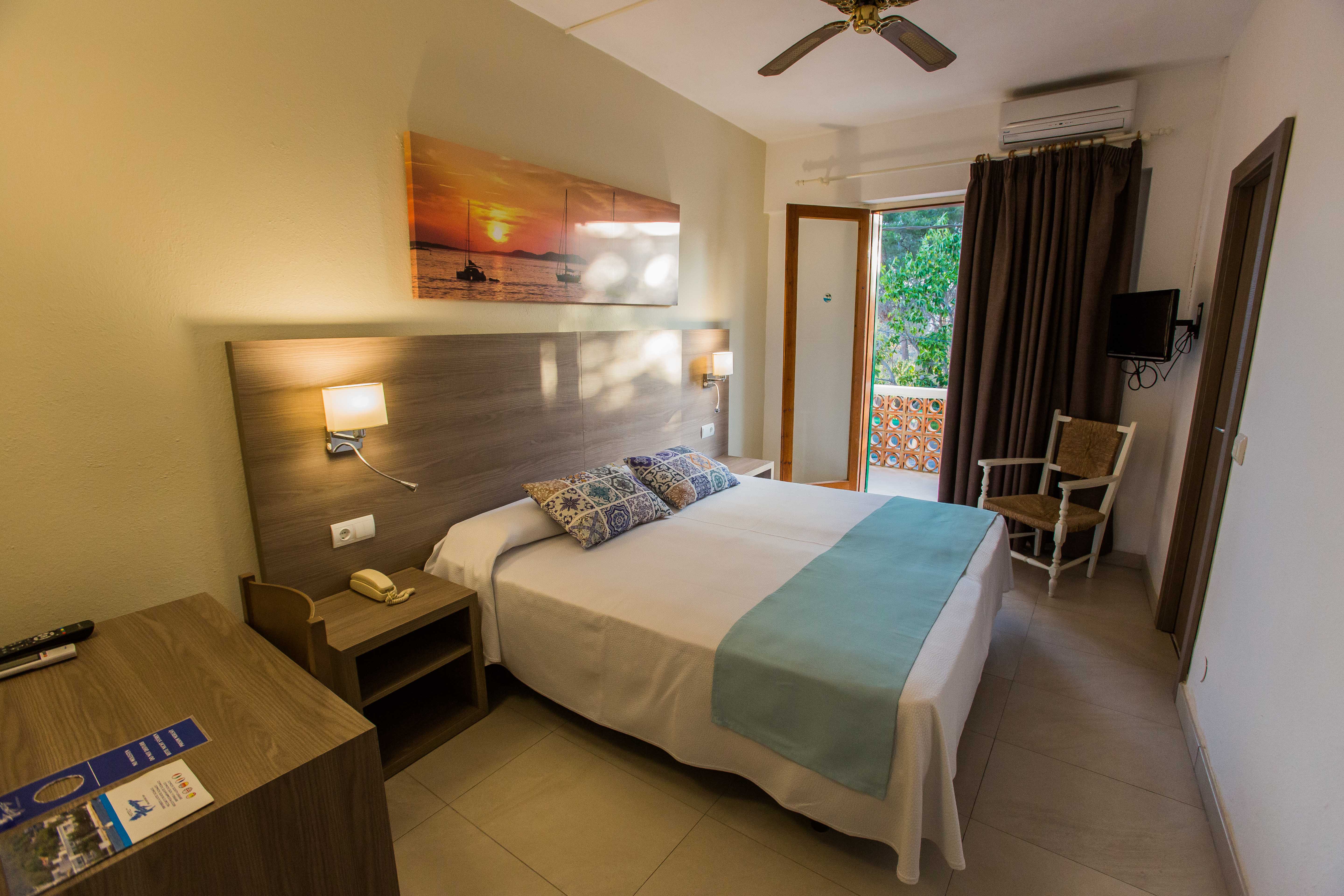 Double or Twin Standard