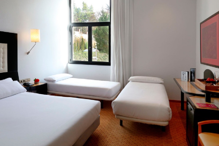 Family Room Capacity 4