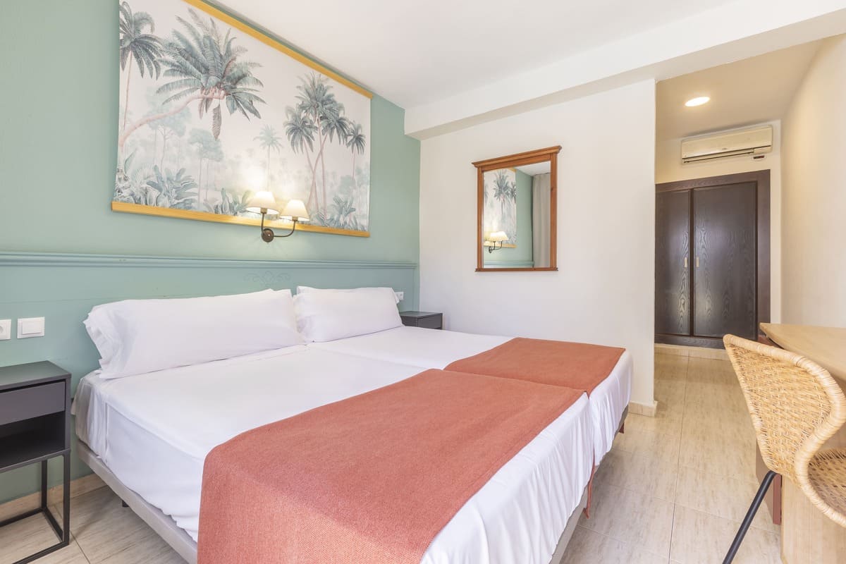 Double or Twin Standard