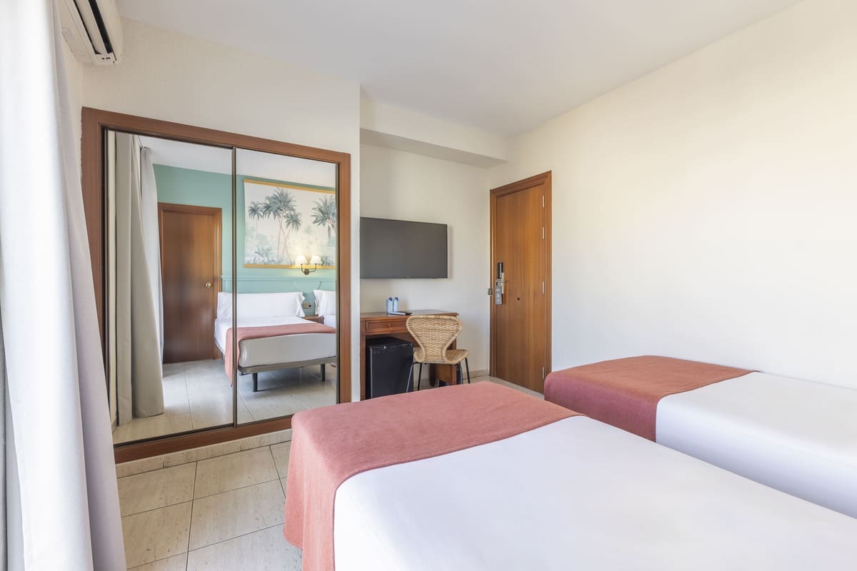 Double or Twin Standard