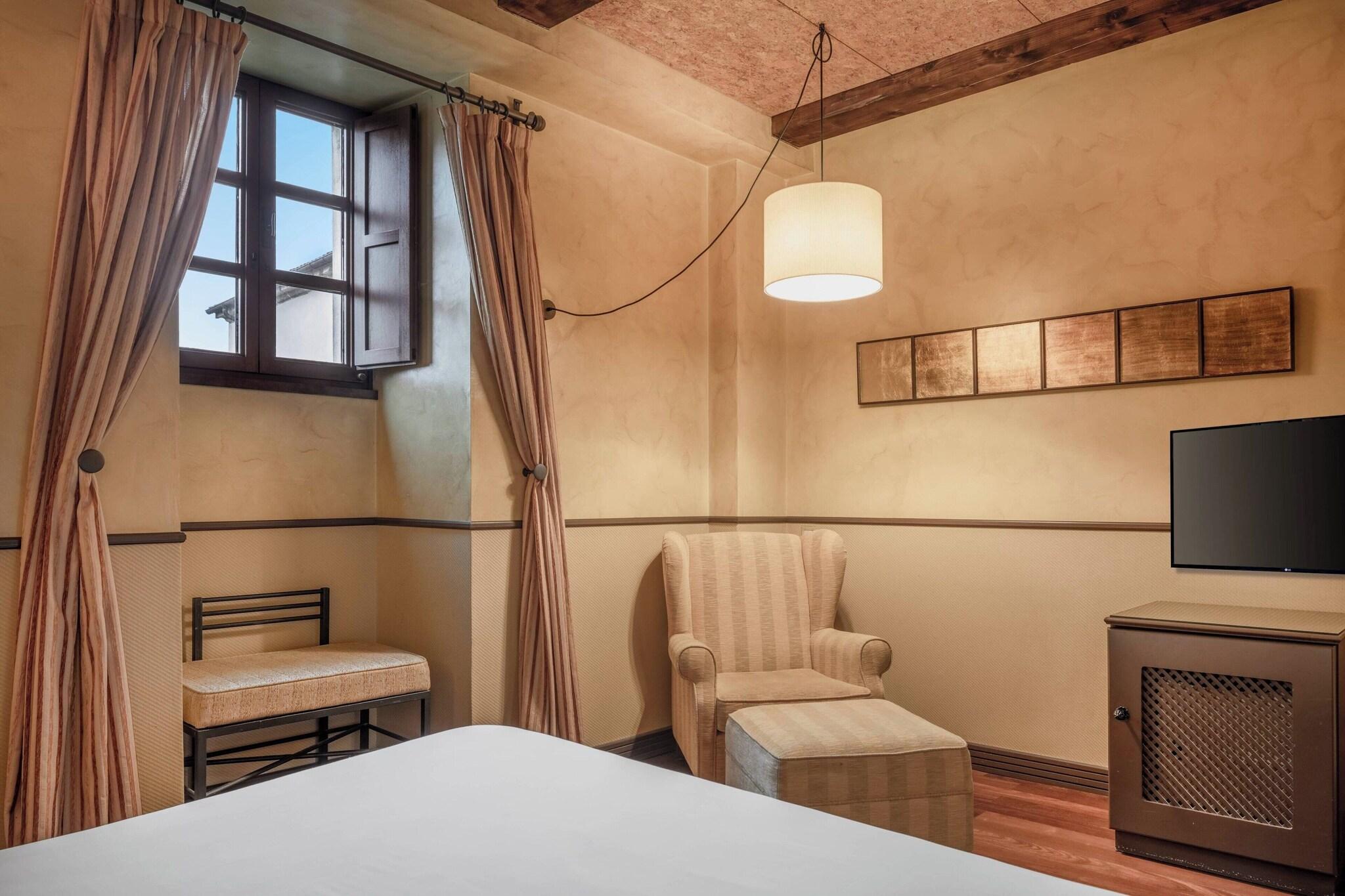 Double Deluxe King Bed