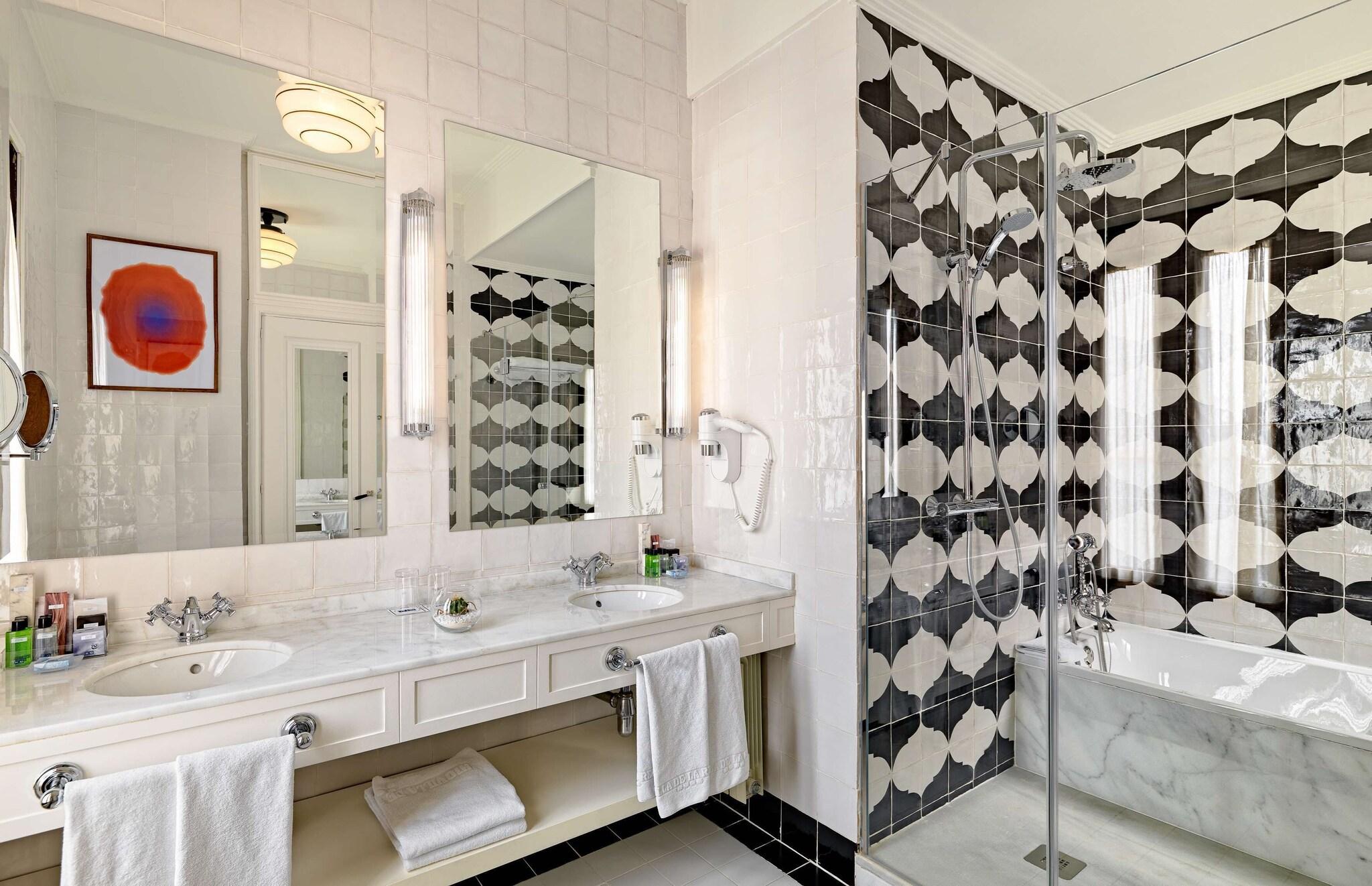 Junior Suite King Size Bed