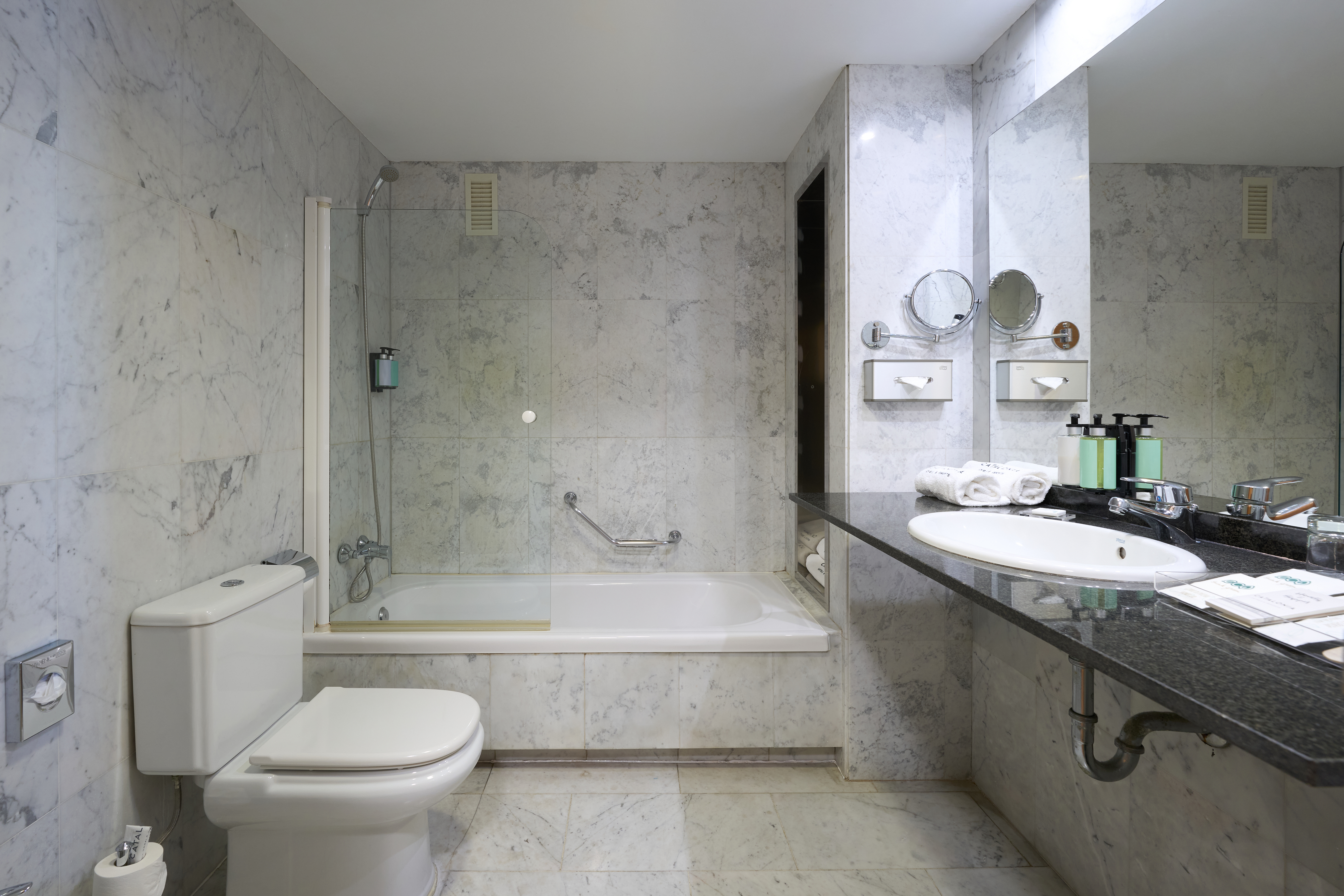 Double Single Superior with Balcony