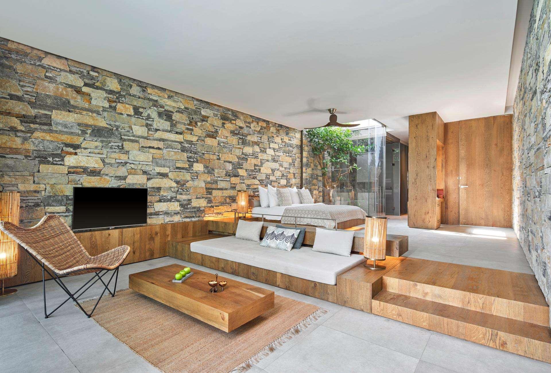 Family Room Garden View