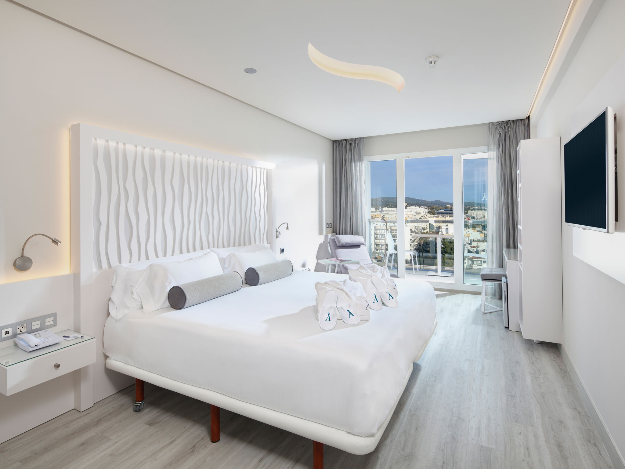 Double or Twin Deluxe