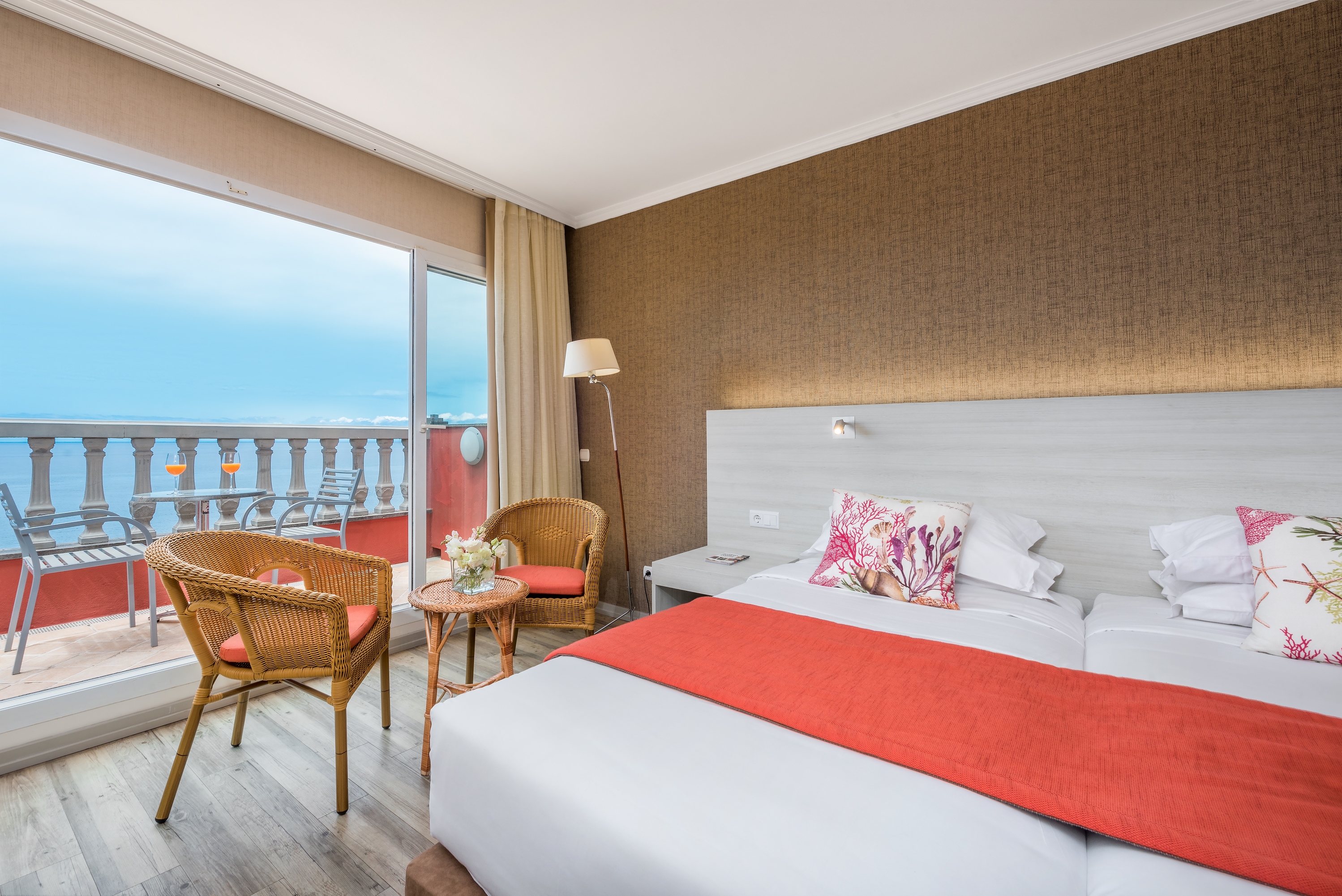 Twin Sea View with Balcony