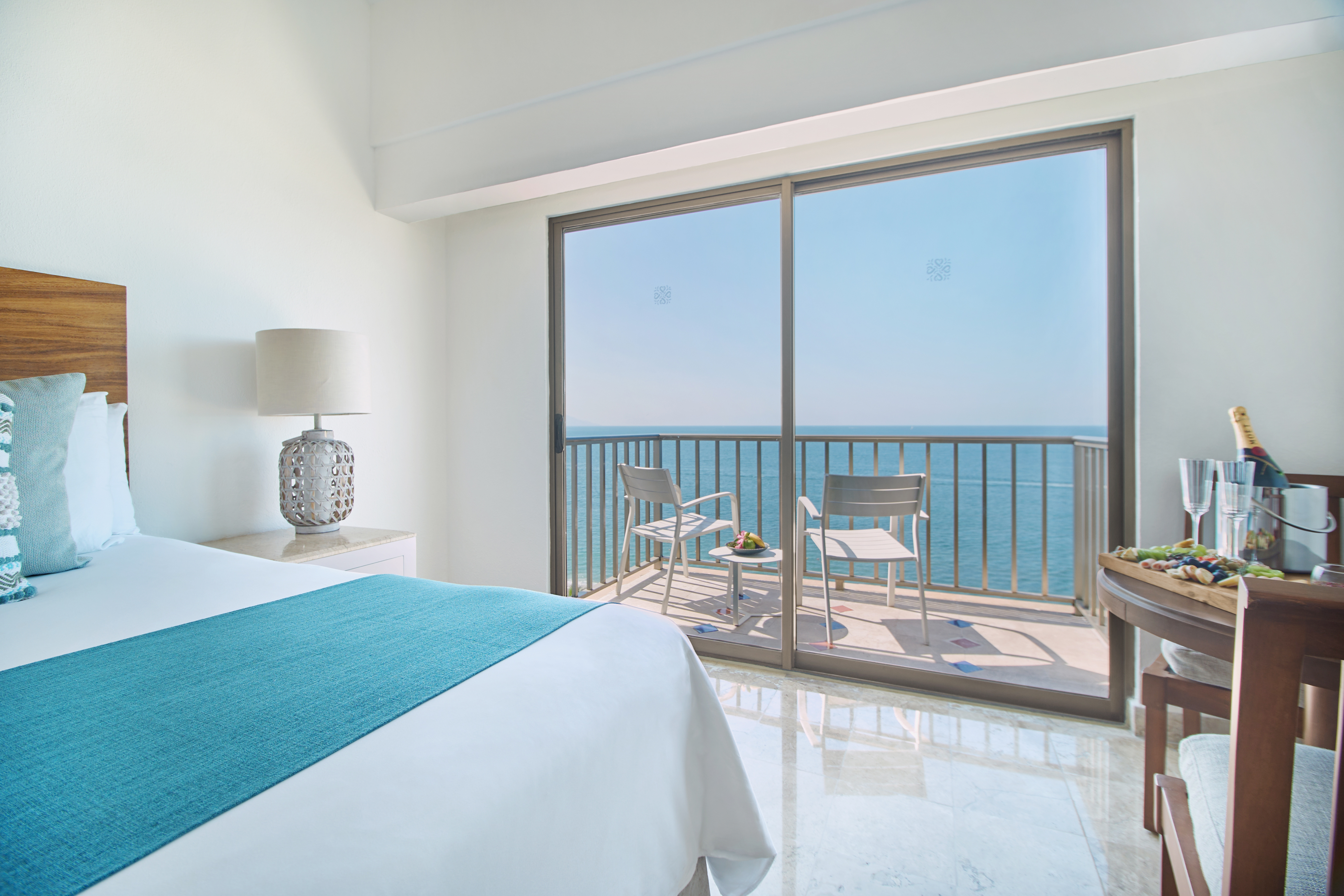 Room King Bed with Jacuzzi