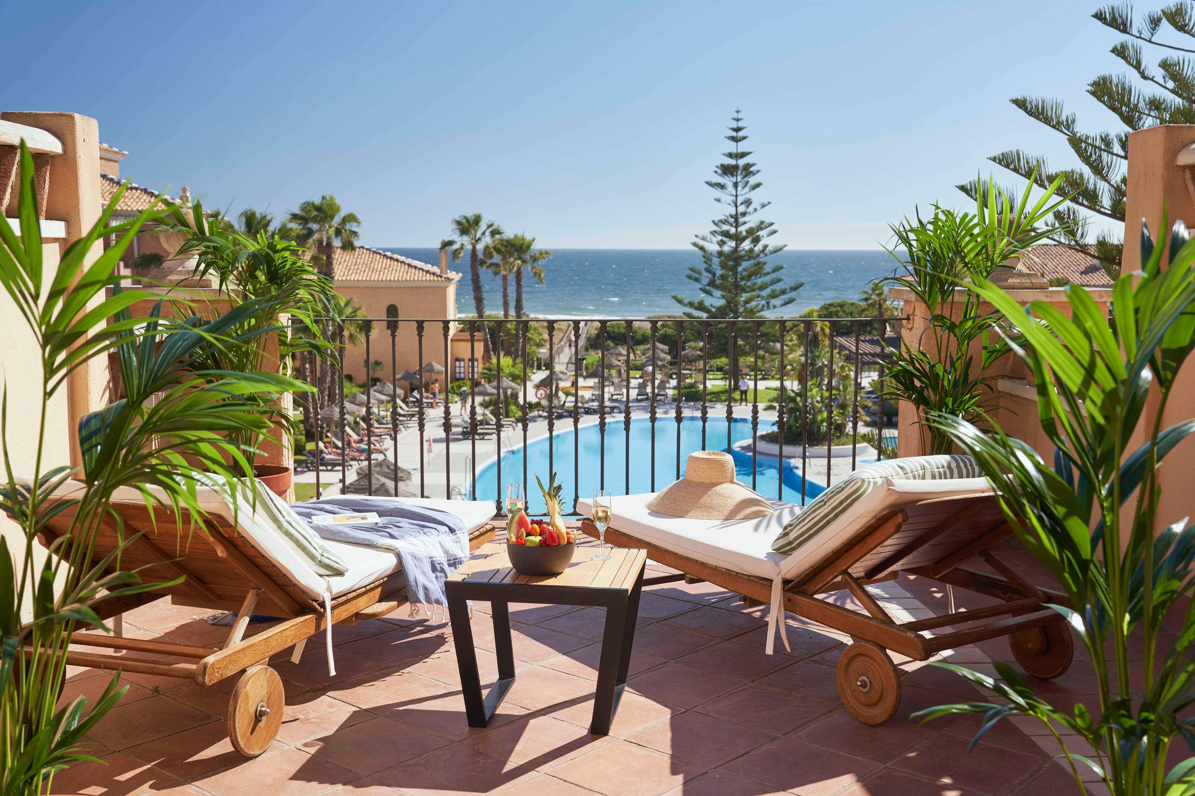 Room Deluxe Pool View