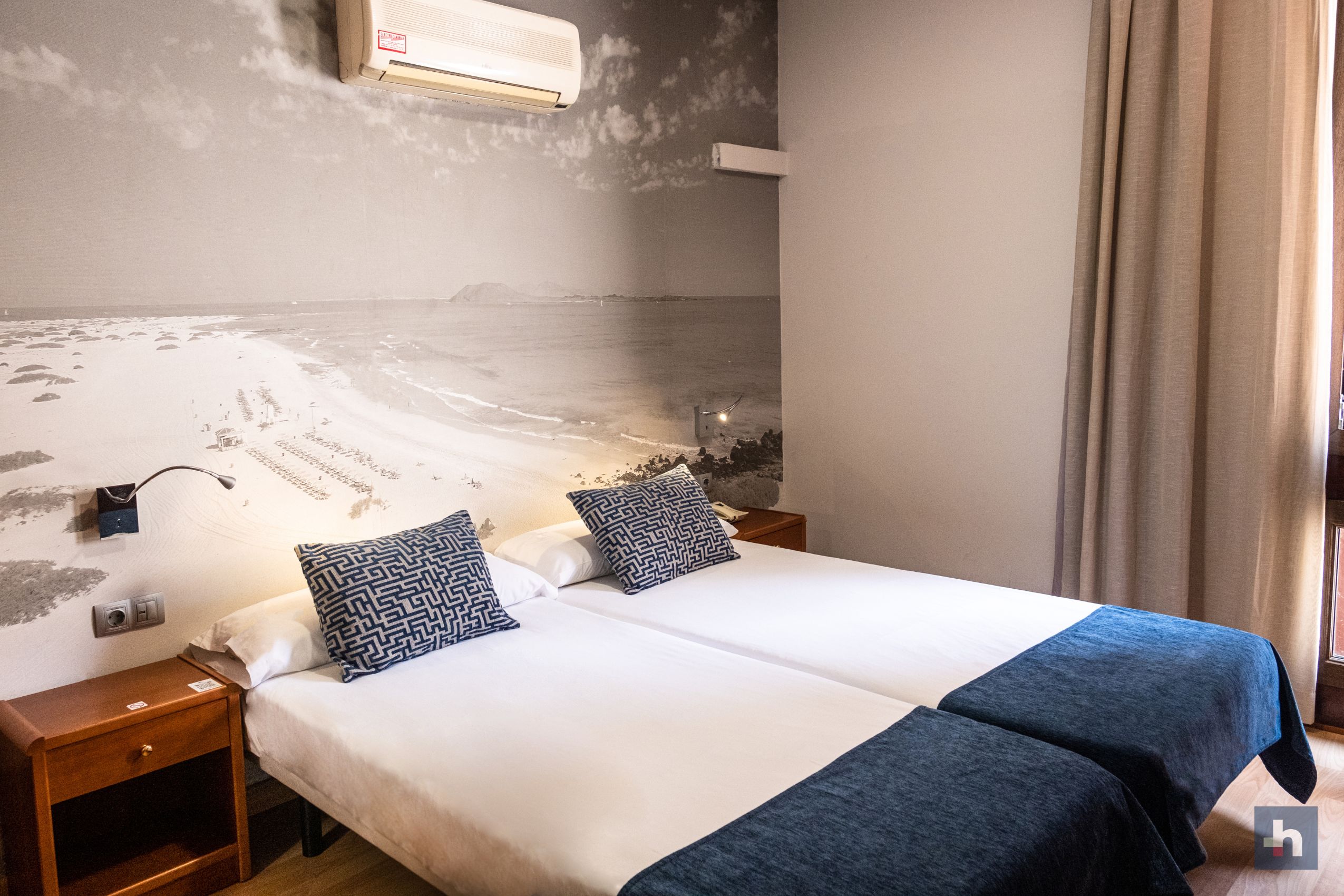 Double Single with Balcony