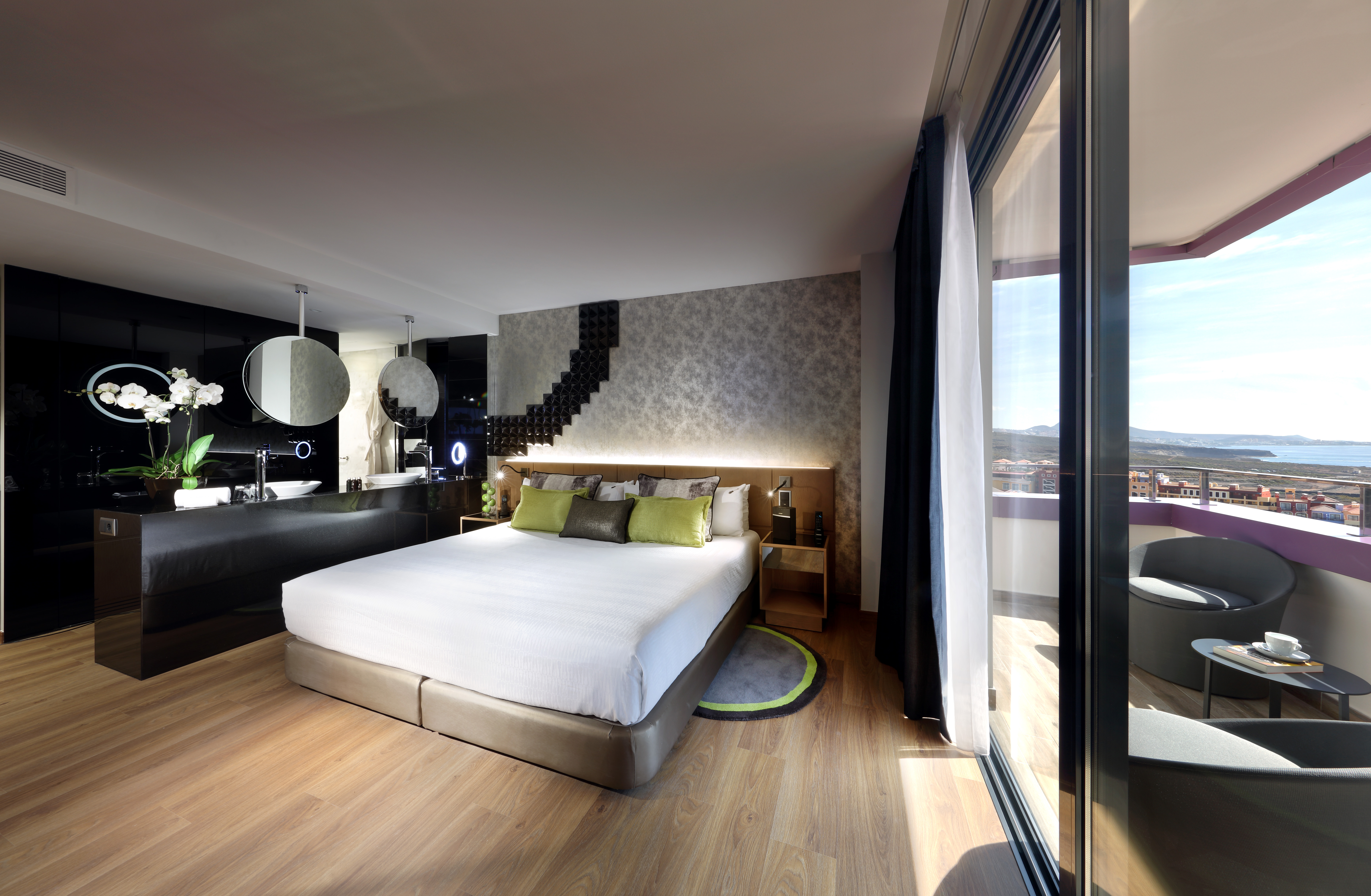 Double Connecting Room